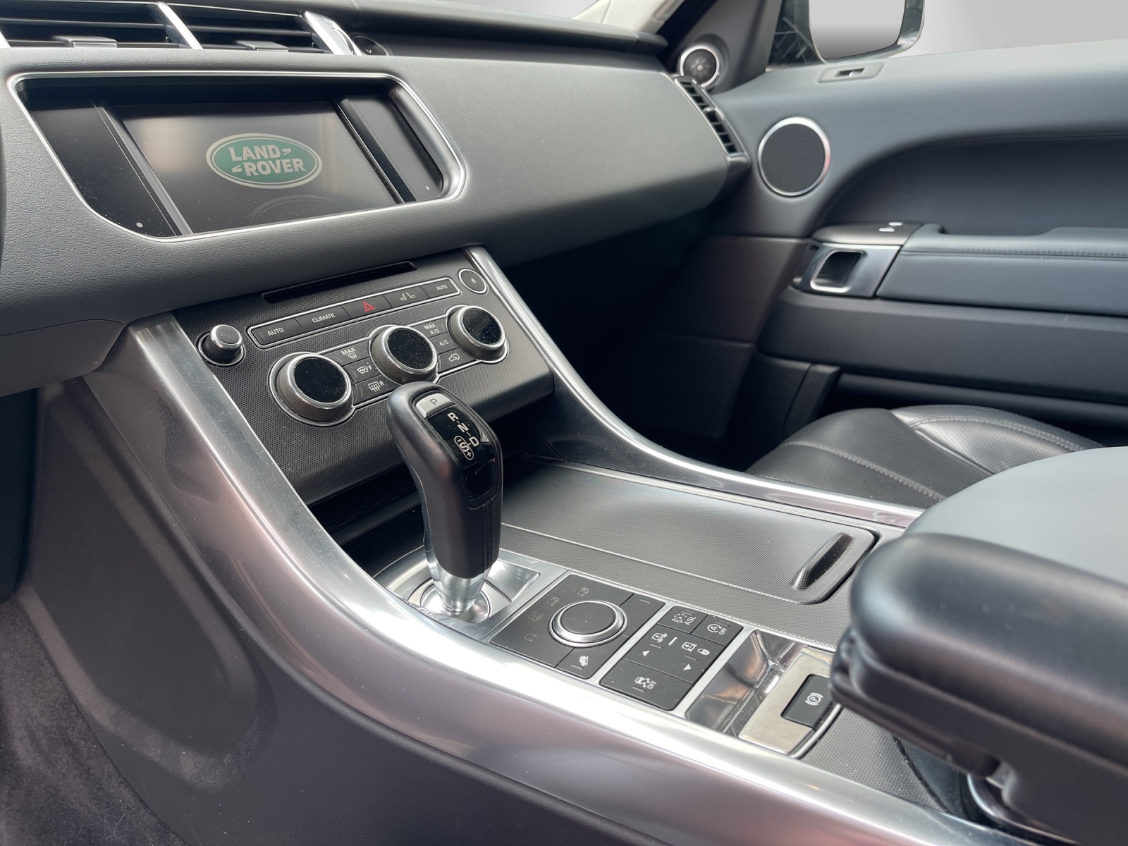 LAND ROVER Range Rover Sport 3.0 SDV6 HSE Dynamic Automatic-image-9