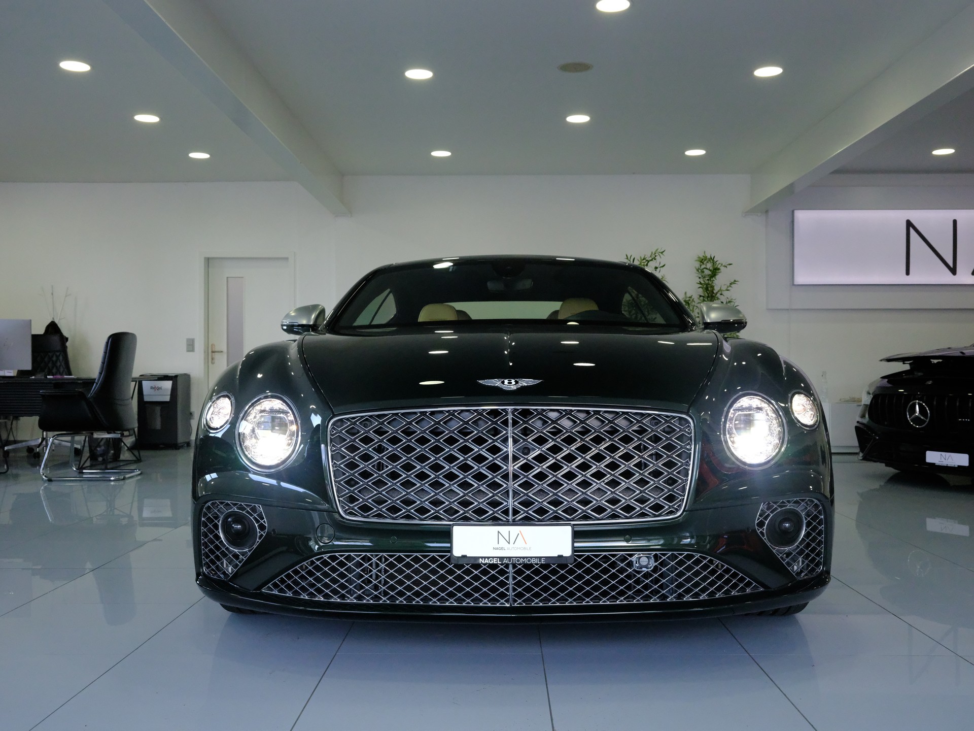 BENTLEY Continental GT 4.0 V8 Mulliner-image-2
