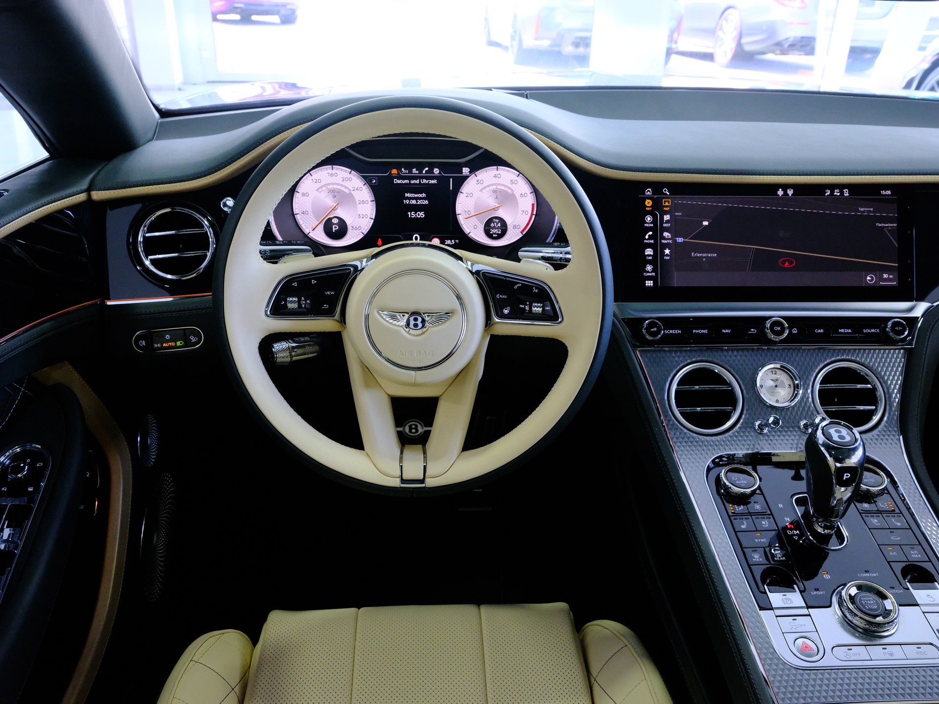 BENTLEY Continental GT 4.0 V8 Mulliner-image-11