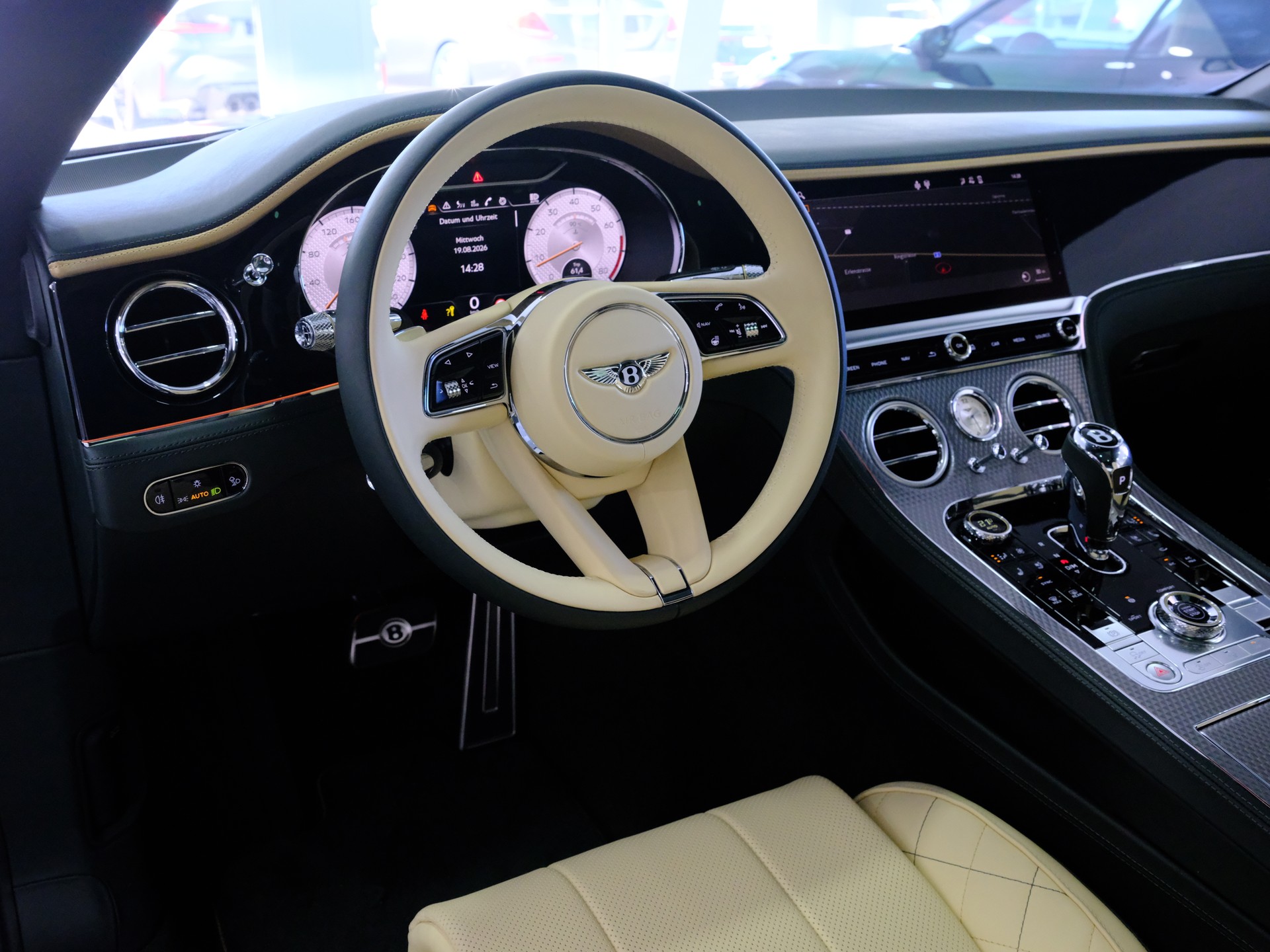 BENTLEY Continental GT 4.0 V8 Mulliner-image-8