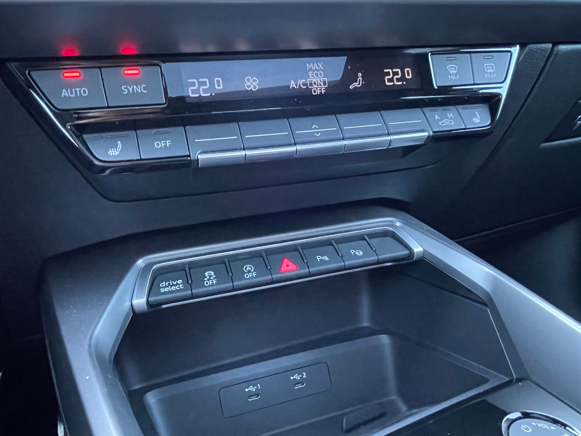 AUDI RS3 Sportback 2.5 TSI quattro S-tronic-image-16