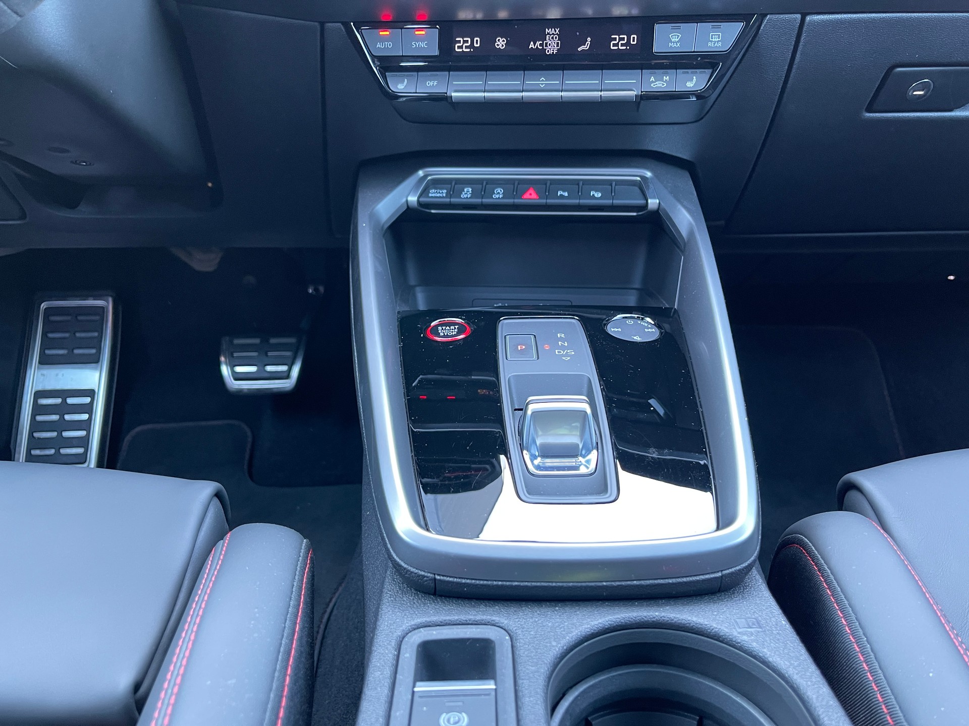 AUDI RS3 Sportback 2.5 TSI quattro S-tronic-image-15
