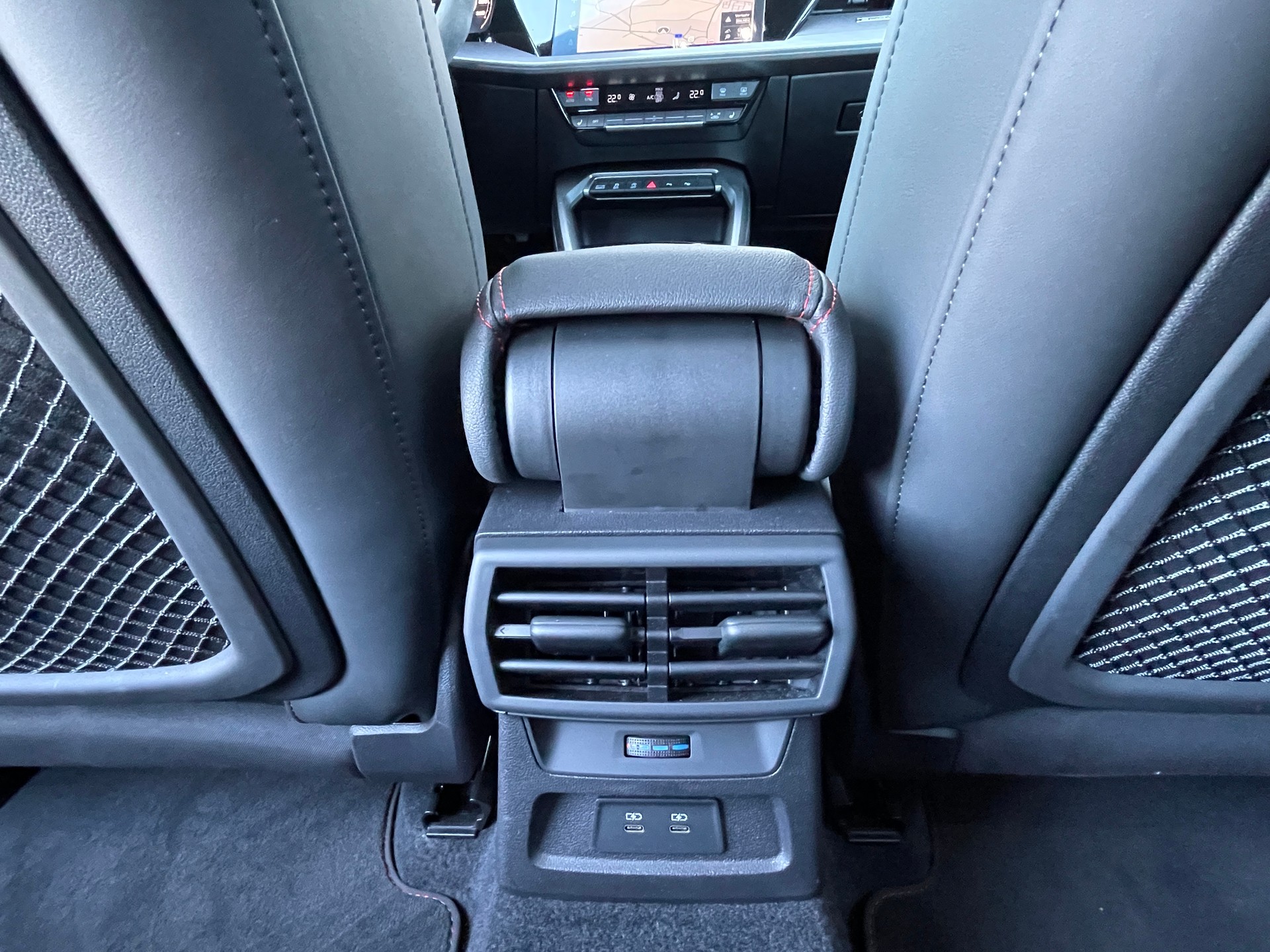 AUDI RS3 Sportback 2.5 TSI quattro S-tronic-image-11