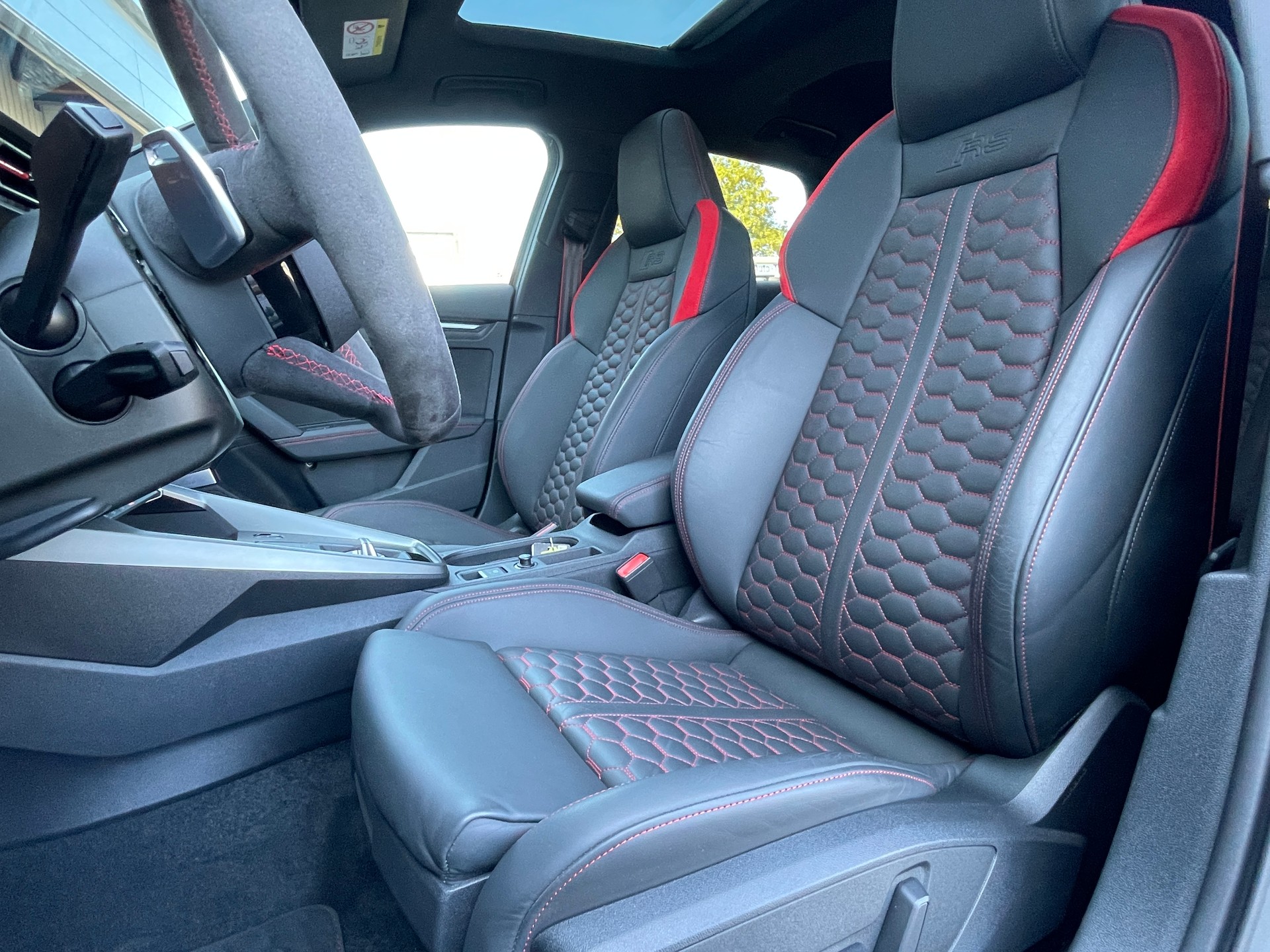 AUDI RS3 Sportback 2.5 TSI quattro S-tronic-image-8