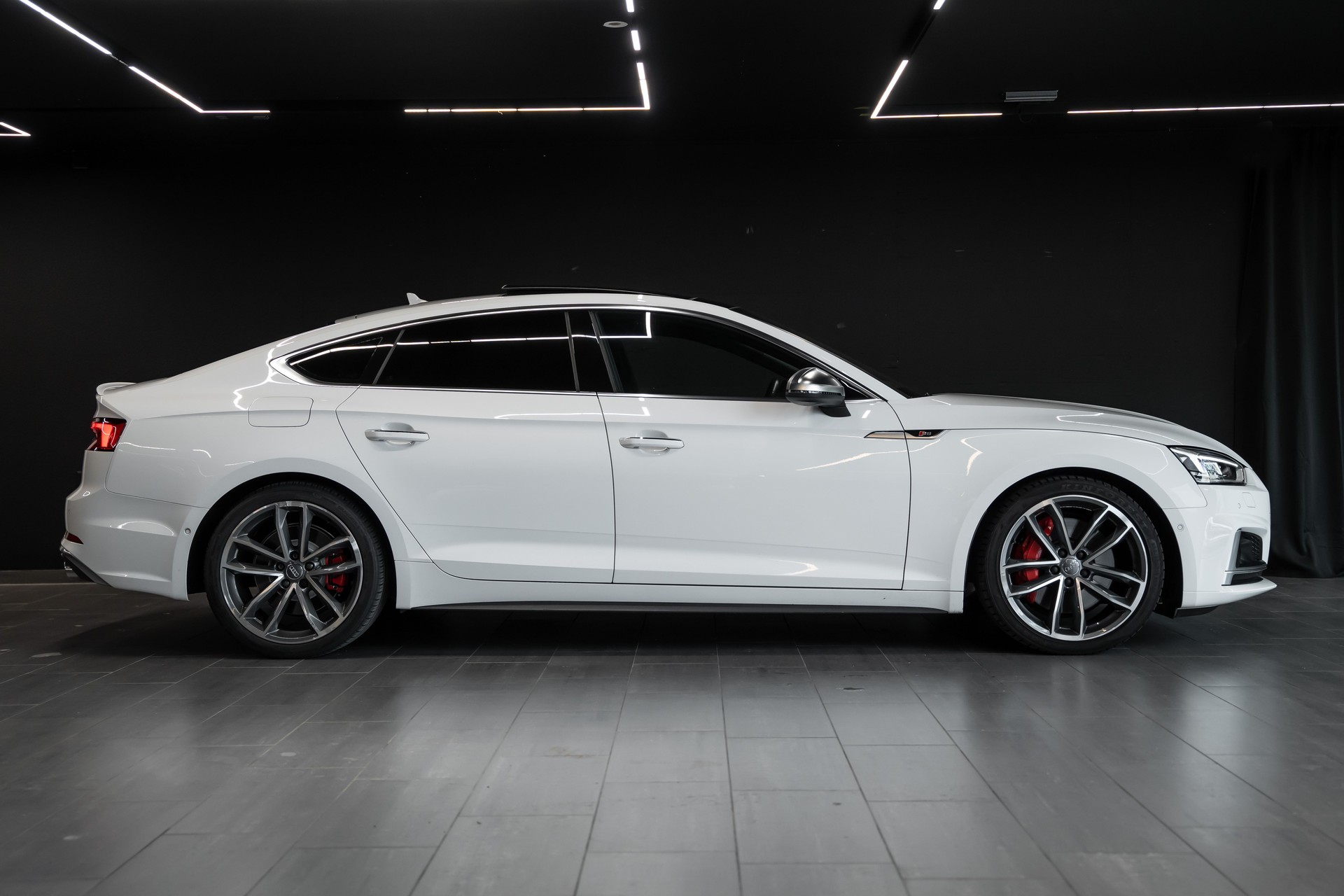 AUDI S5 Sportback 3.0 TFSI quattro tiptronic / CH Fahrzeug / Carbon Package / Head Up / Pano Dach / 8 Fach-image-2