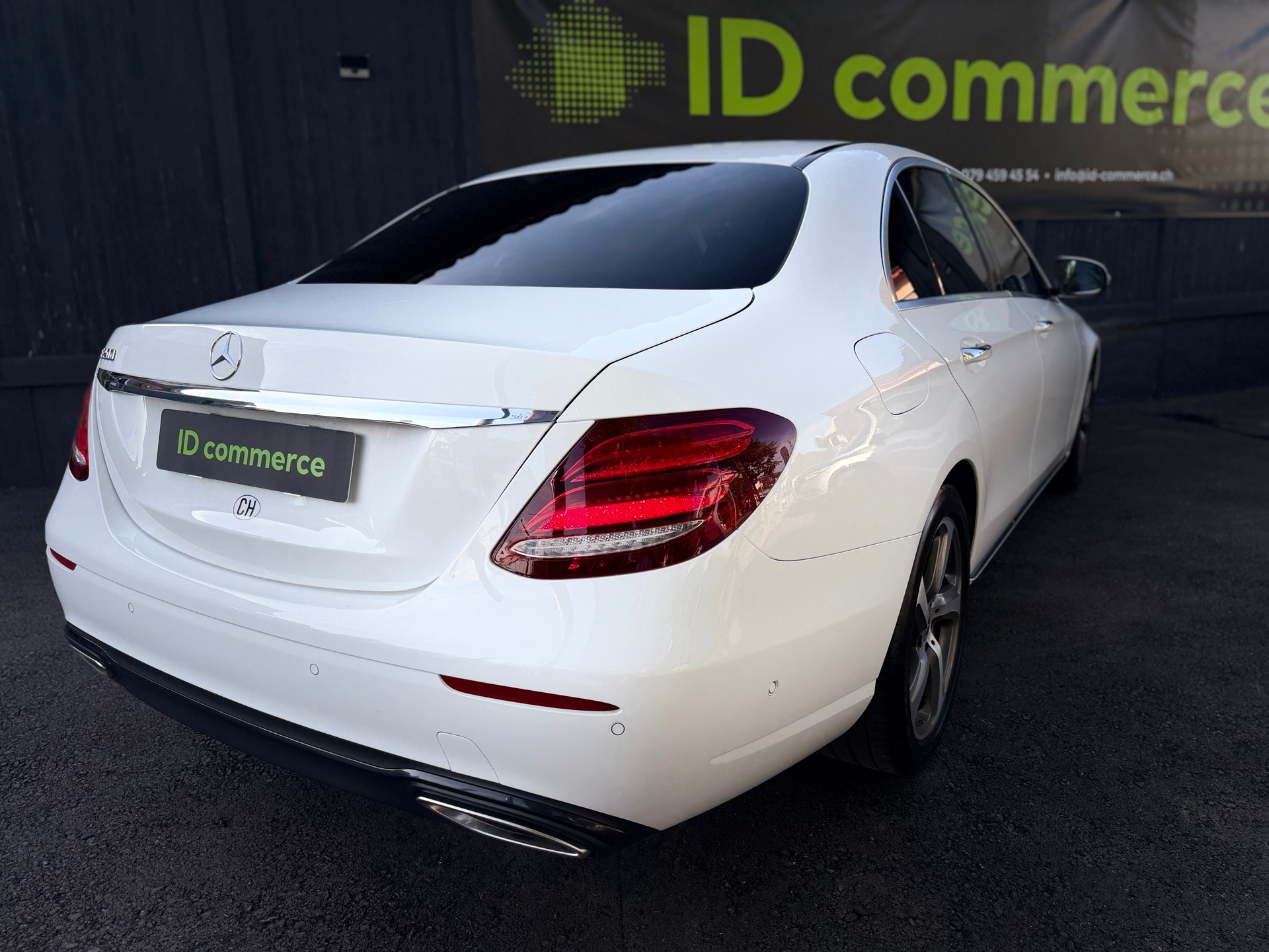 MERCEDES-BENZ E 200 Exclusive 9G-Tronic-image-5