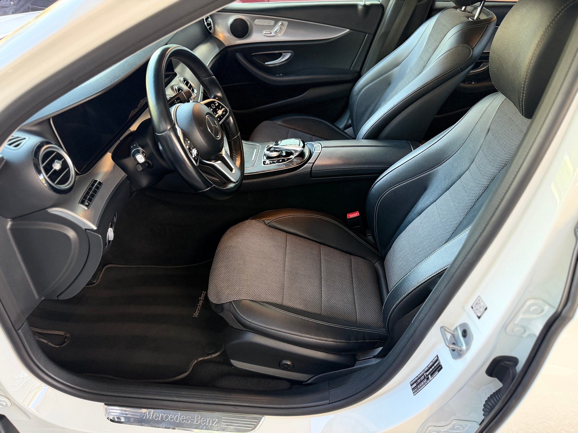 MERCEDES-BENZ E 200 Exclusive 9G-Tronic-image-7