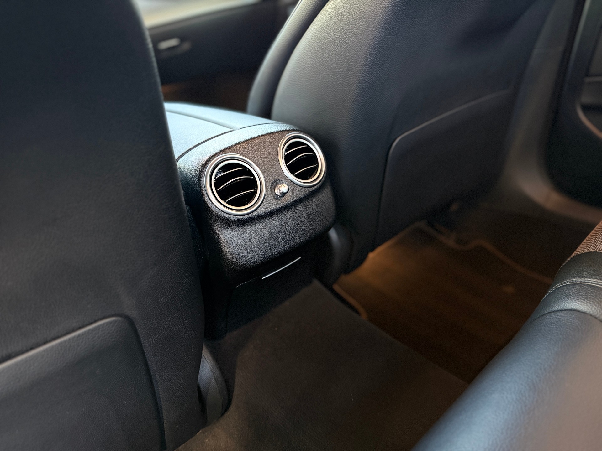 MERCEDES-BENZ E 200 Exclusive 9G-Tronic-image-11