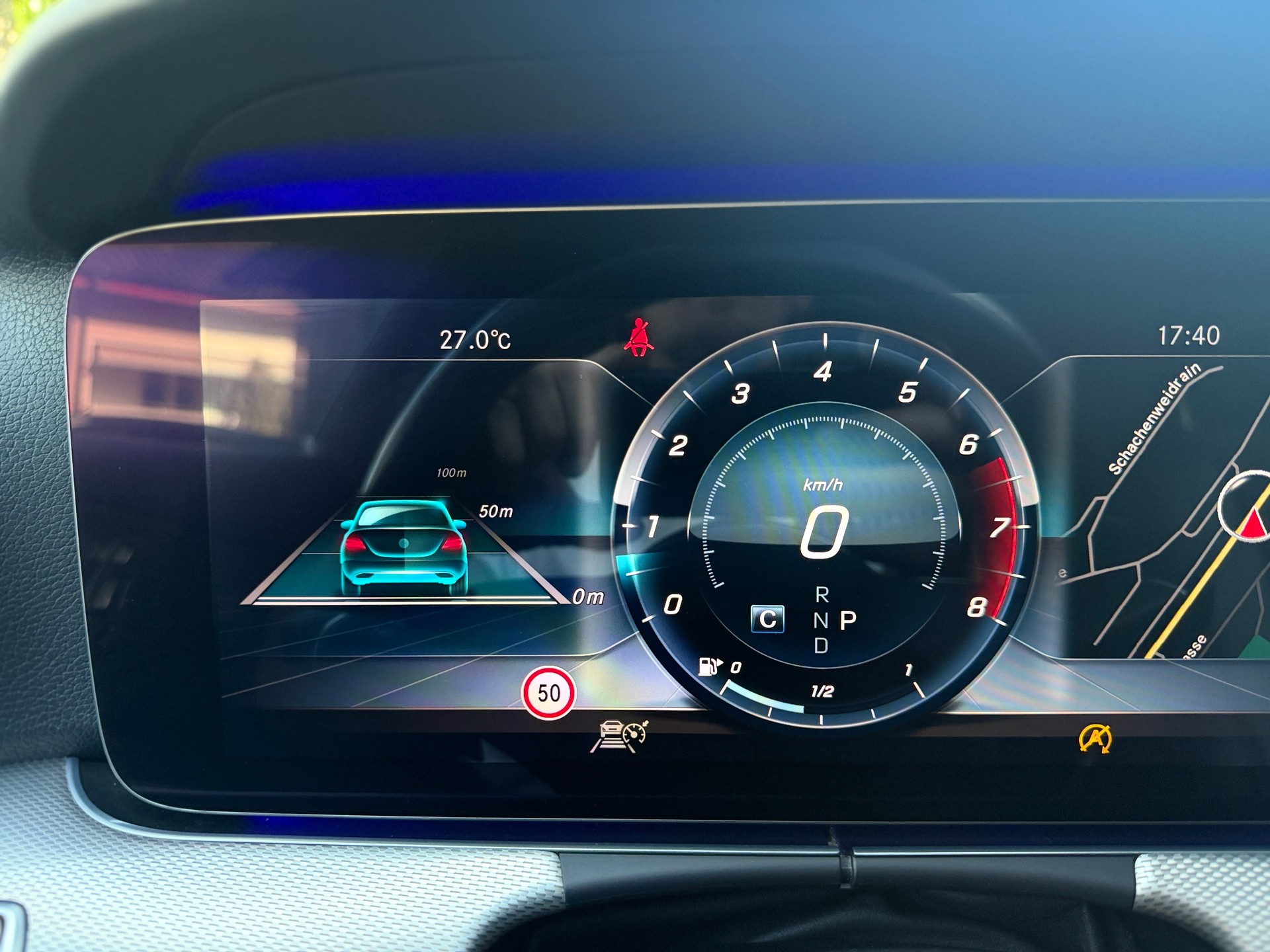 MERCEDES-BENZ E 200 Exclusive 9G-Tronic-image-21