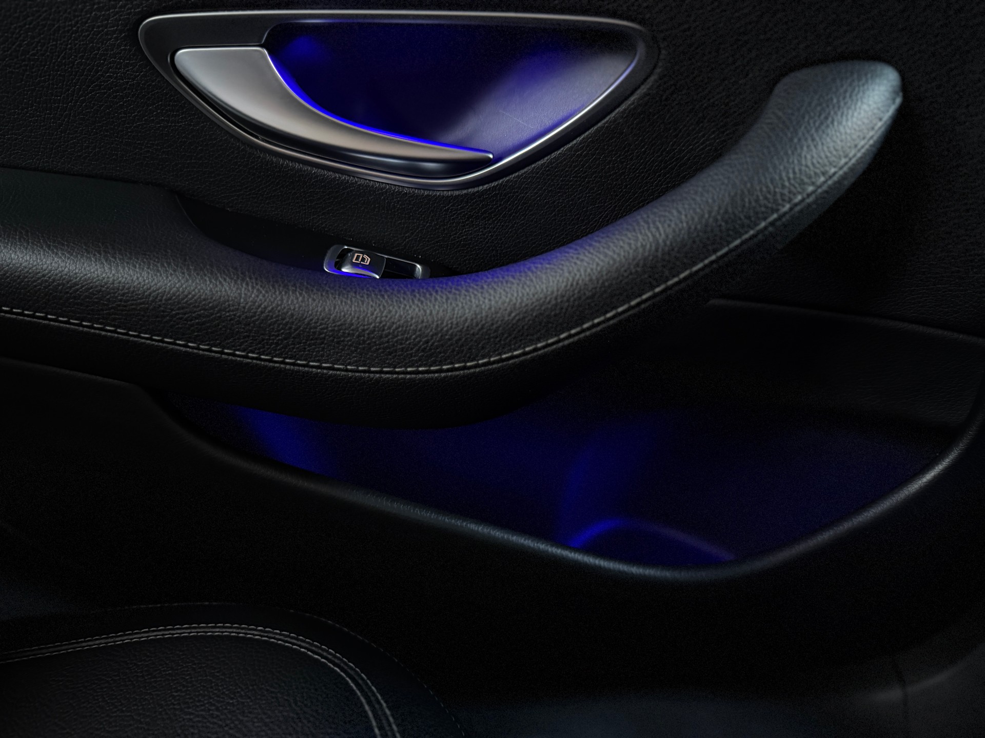 MERCEDES-BENZ E 200 Exclusive 9G-Tronic-image-20