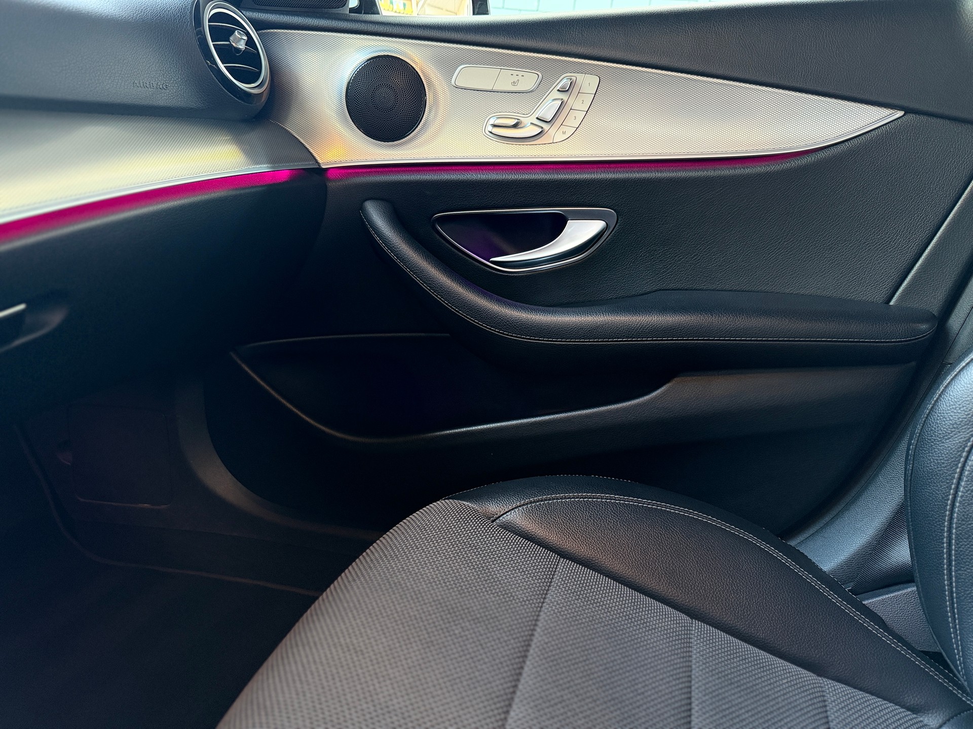 MERCEDES-BENZ E 200 Exclusive 9G-Tronic-image-12
