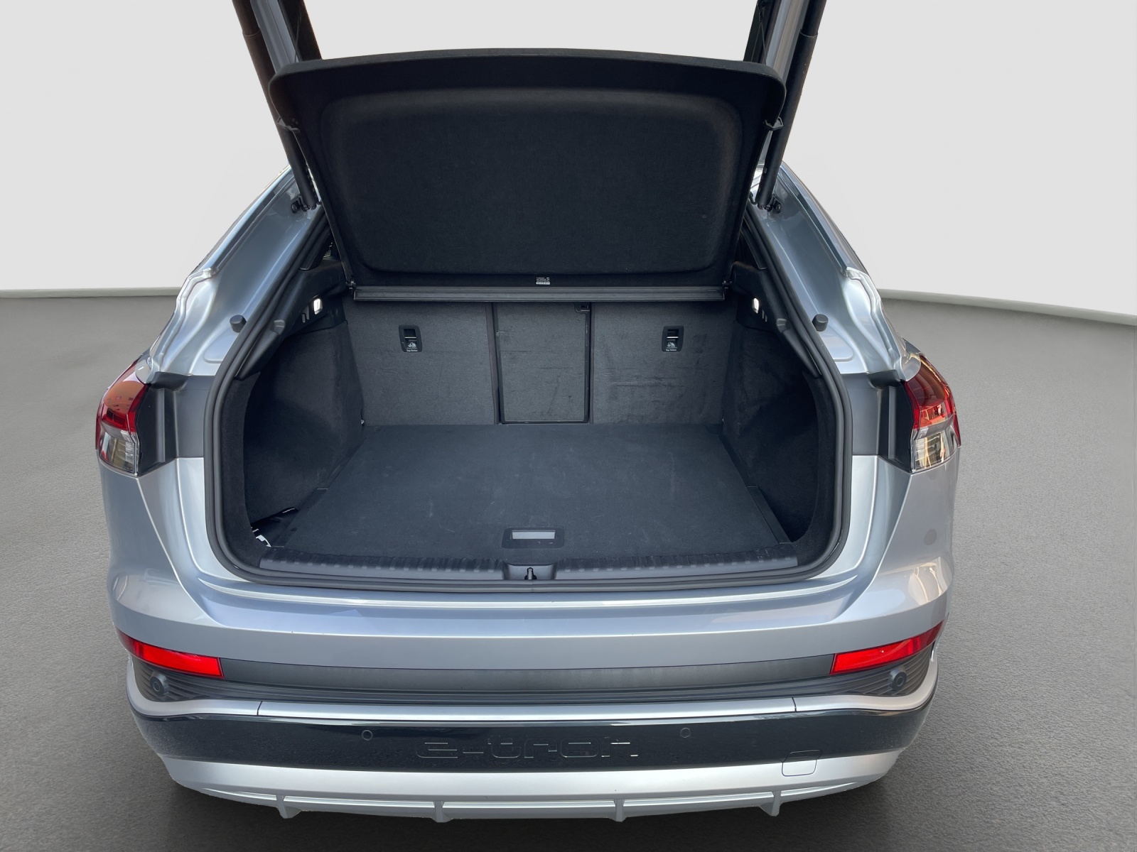 AUDI Q4 Sportback e-tron 50 quattro-image-9