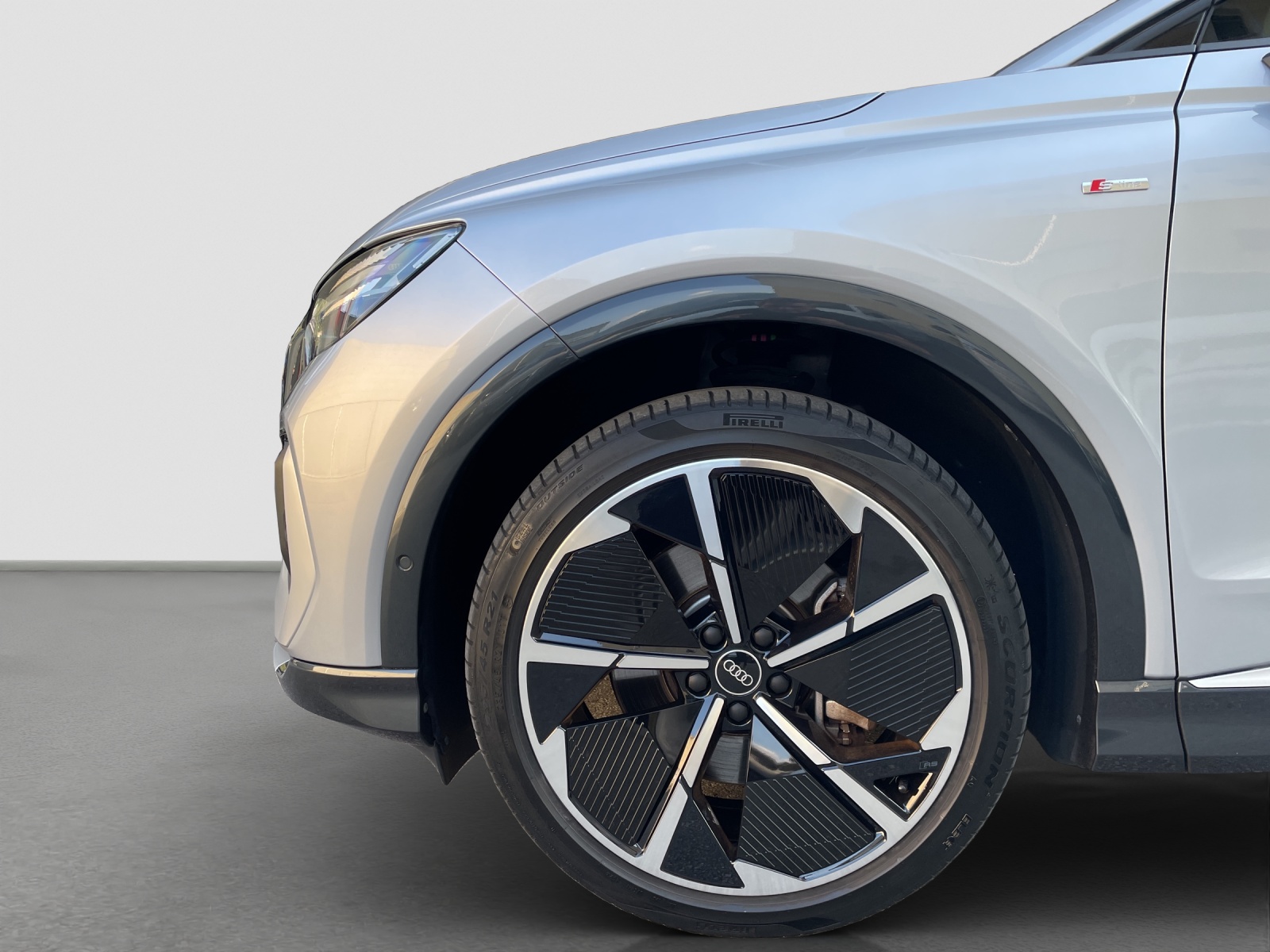 AUDI Q4 Sportback e-tron 50 quattro-image-4