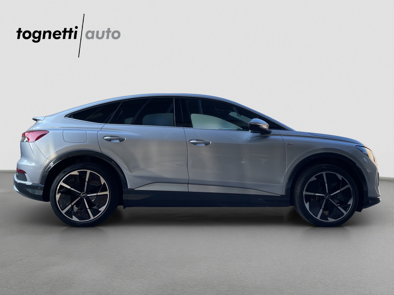 AUDI Q4 Sportback e-tron 50 quattro-image-2