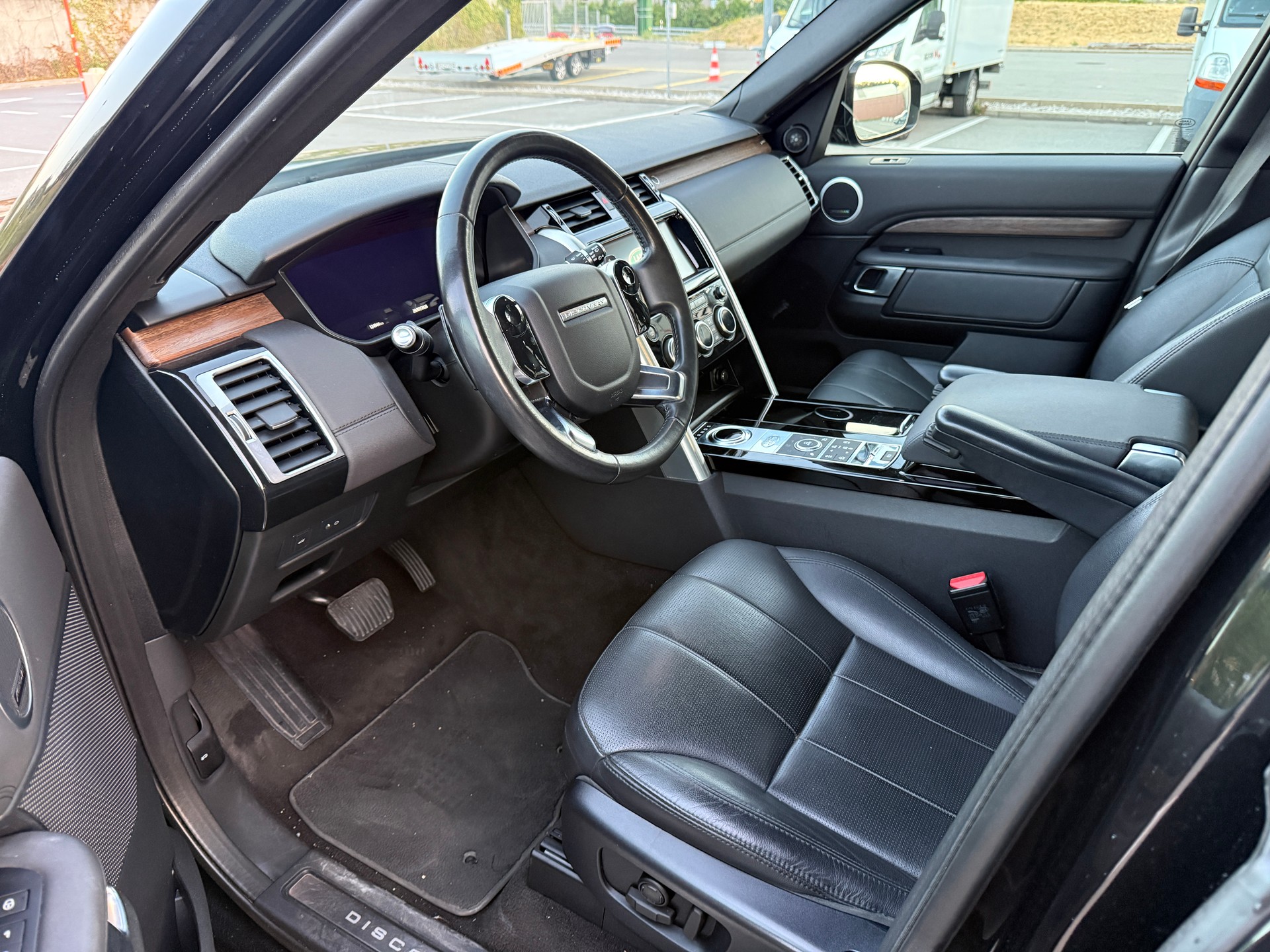 LAND ROVER Discovery 2.0 SD4 HSE Automatic-image-10