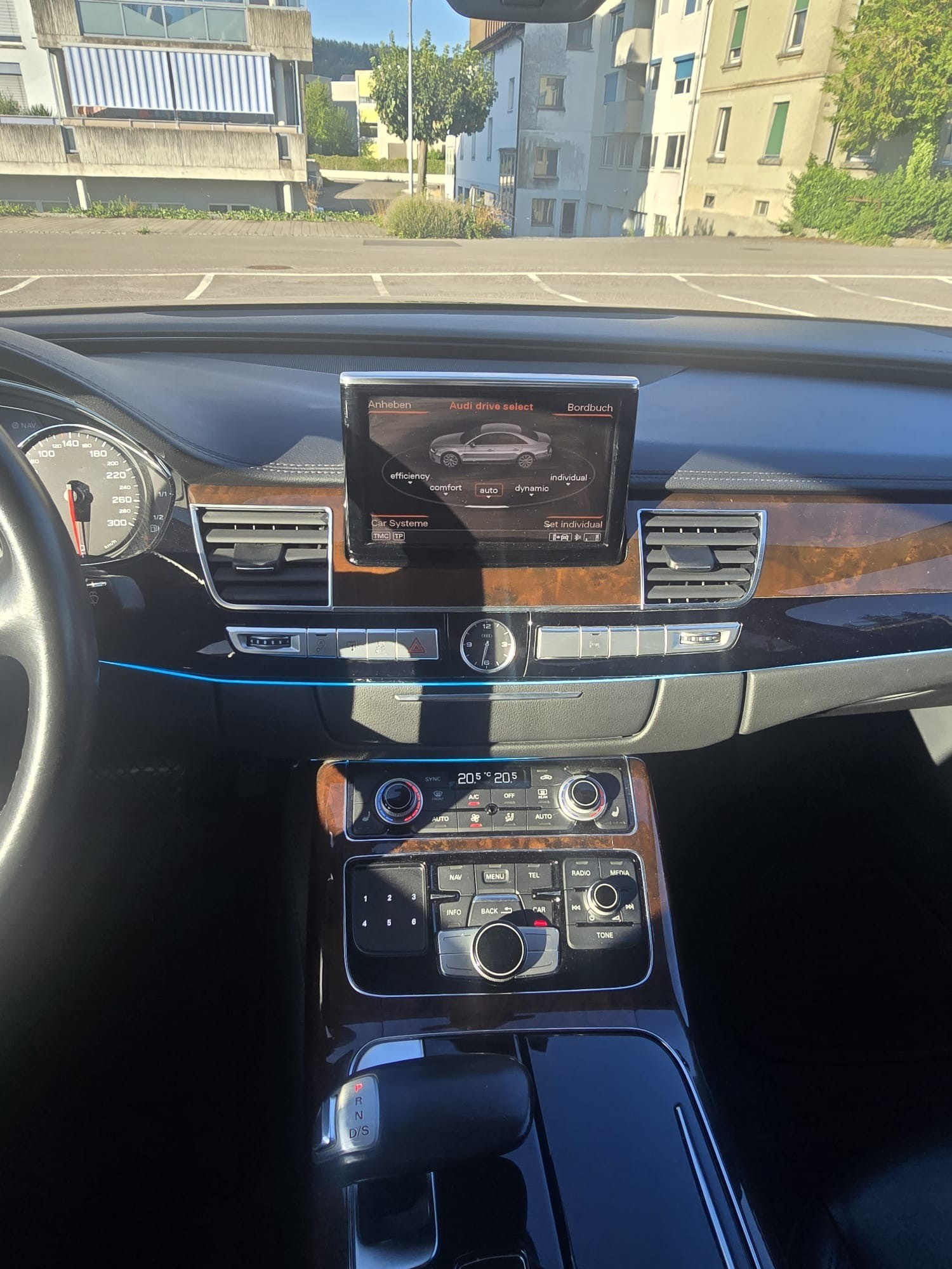 AUDI A8 3.0 TDI ultra quattro tiptronic-image-11