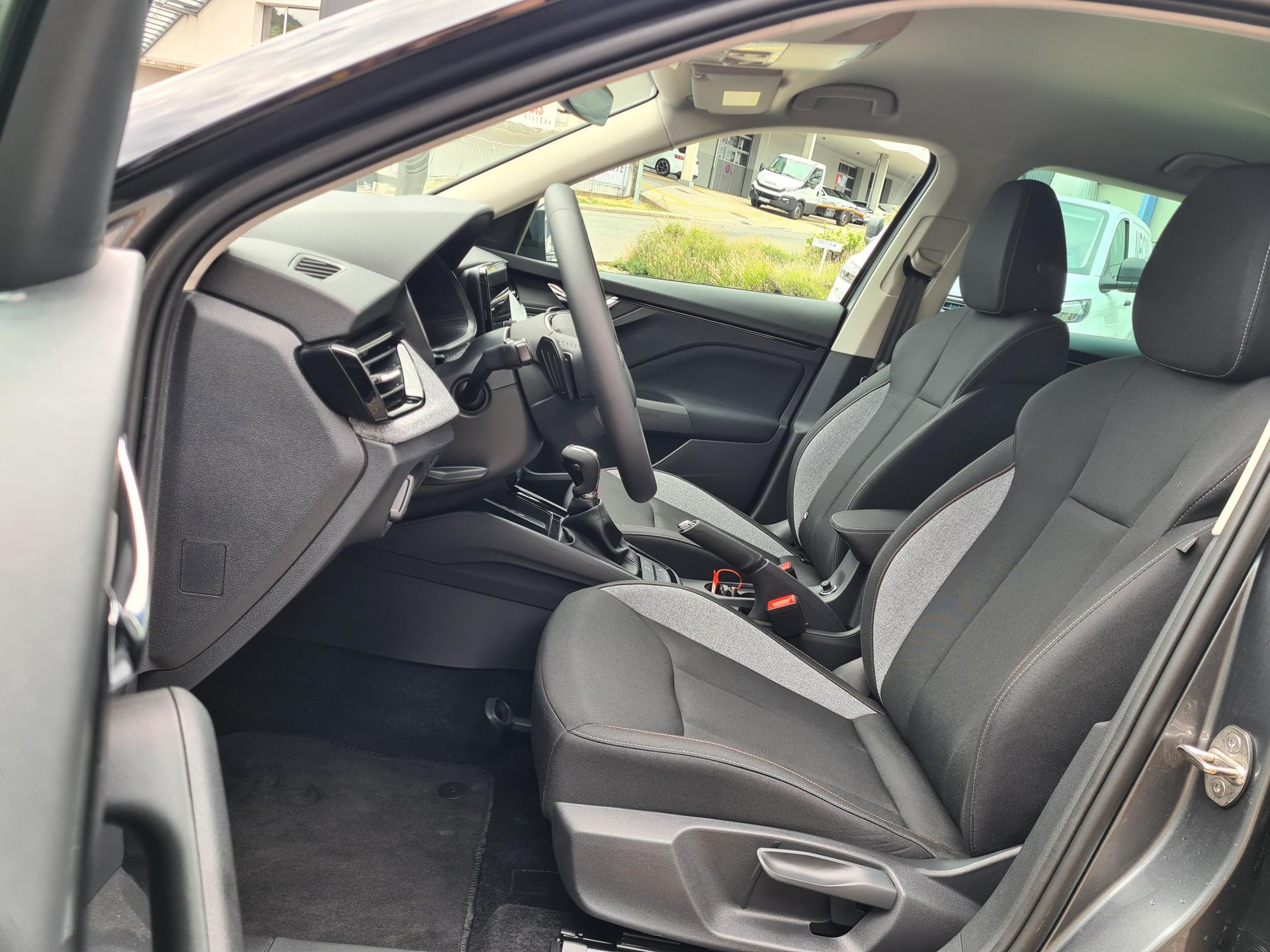 SKODA Kamiq 1.0 TSI Selection Black Edition DSG-image-7