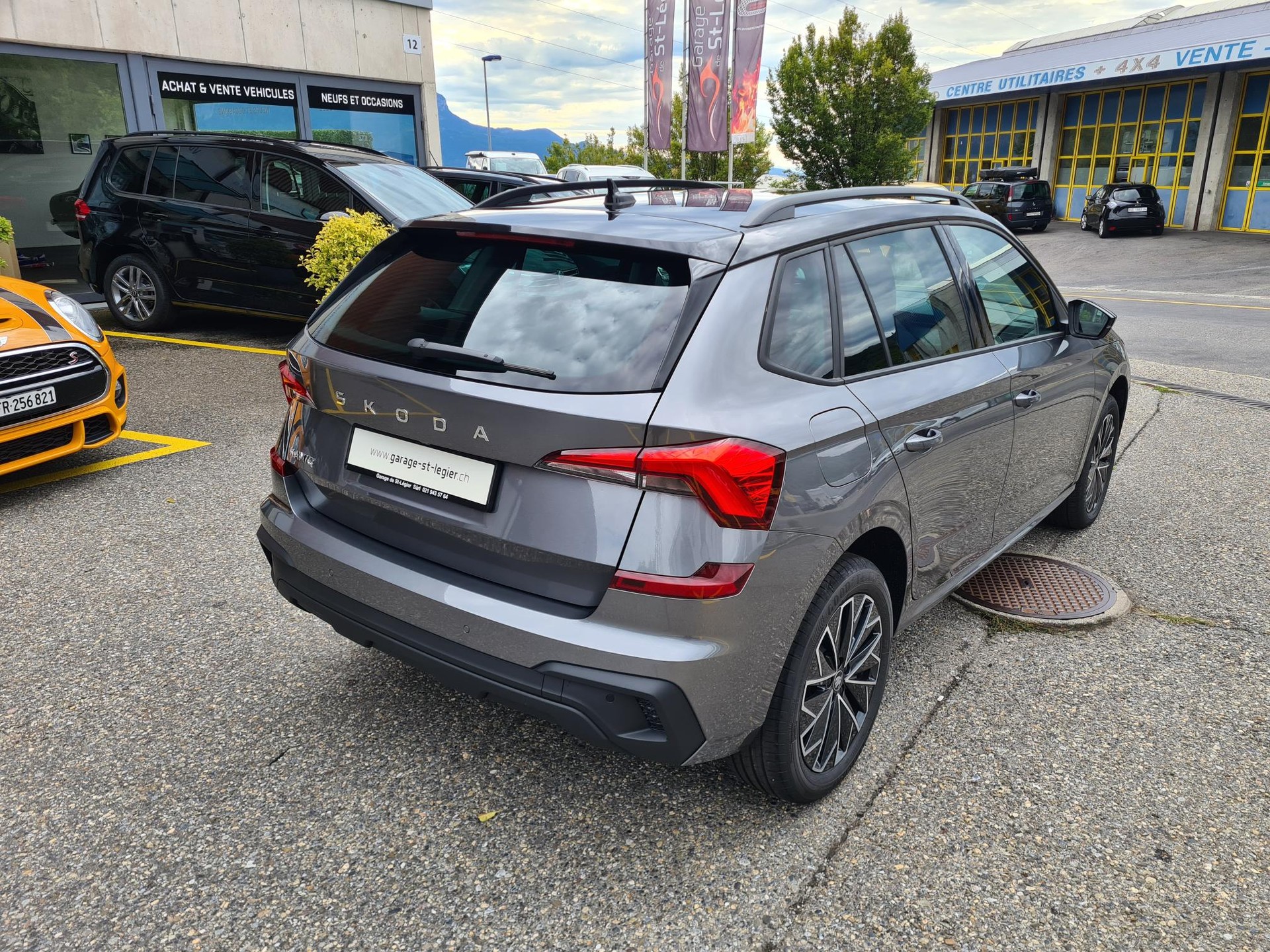 SKODA Kamiq 1.0 TSI Selection Black Edition DSG-image-4