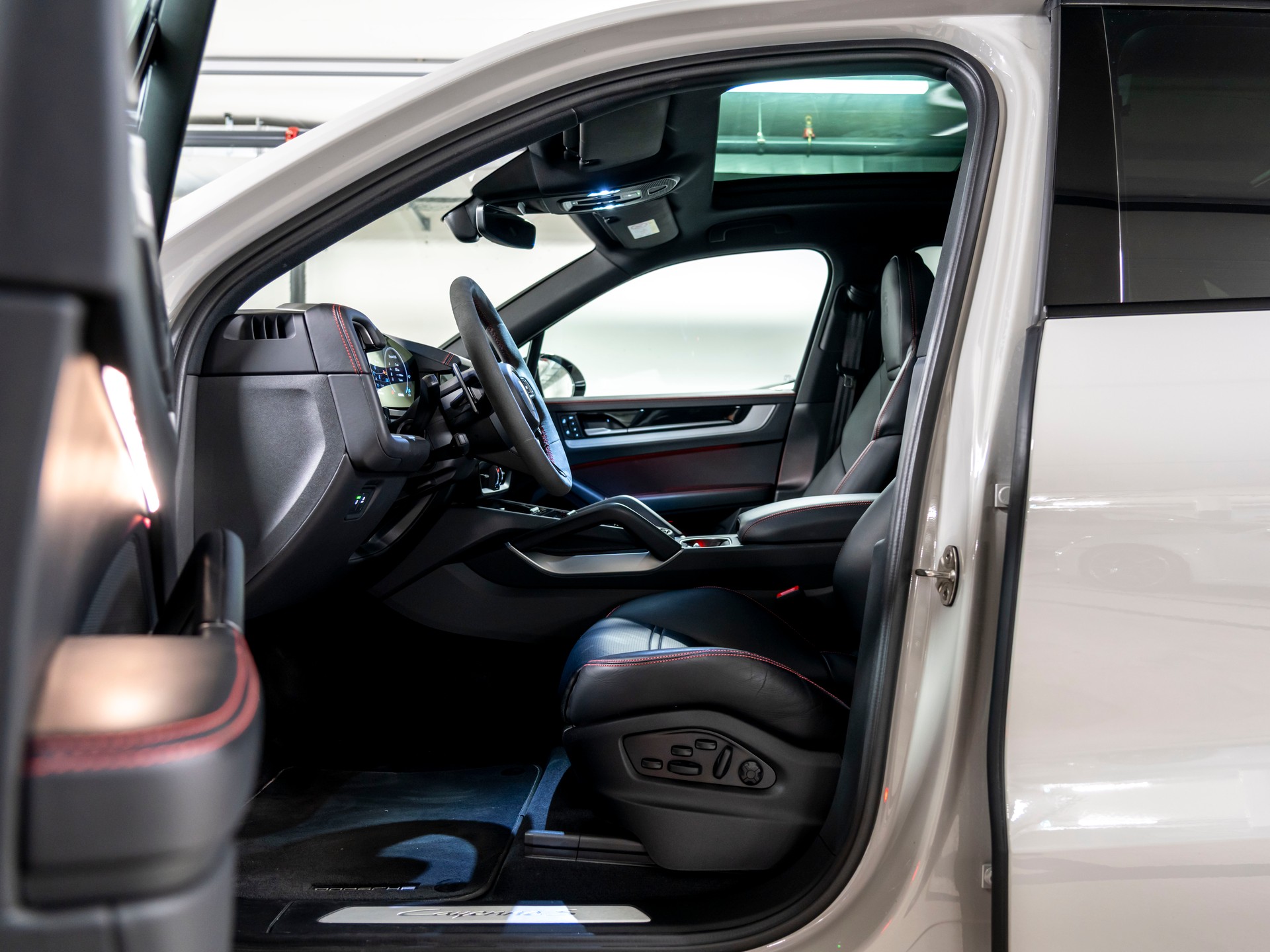 PORSCHE Cayenne S Tiptronic-image-12