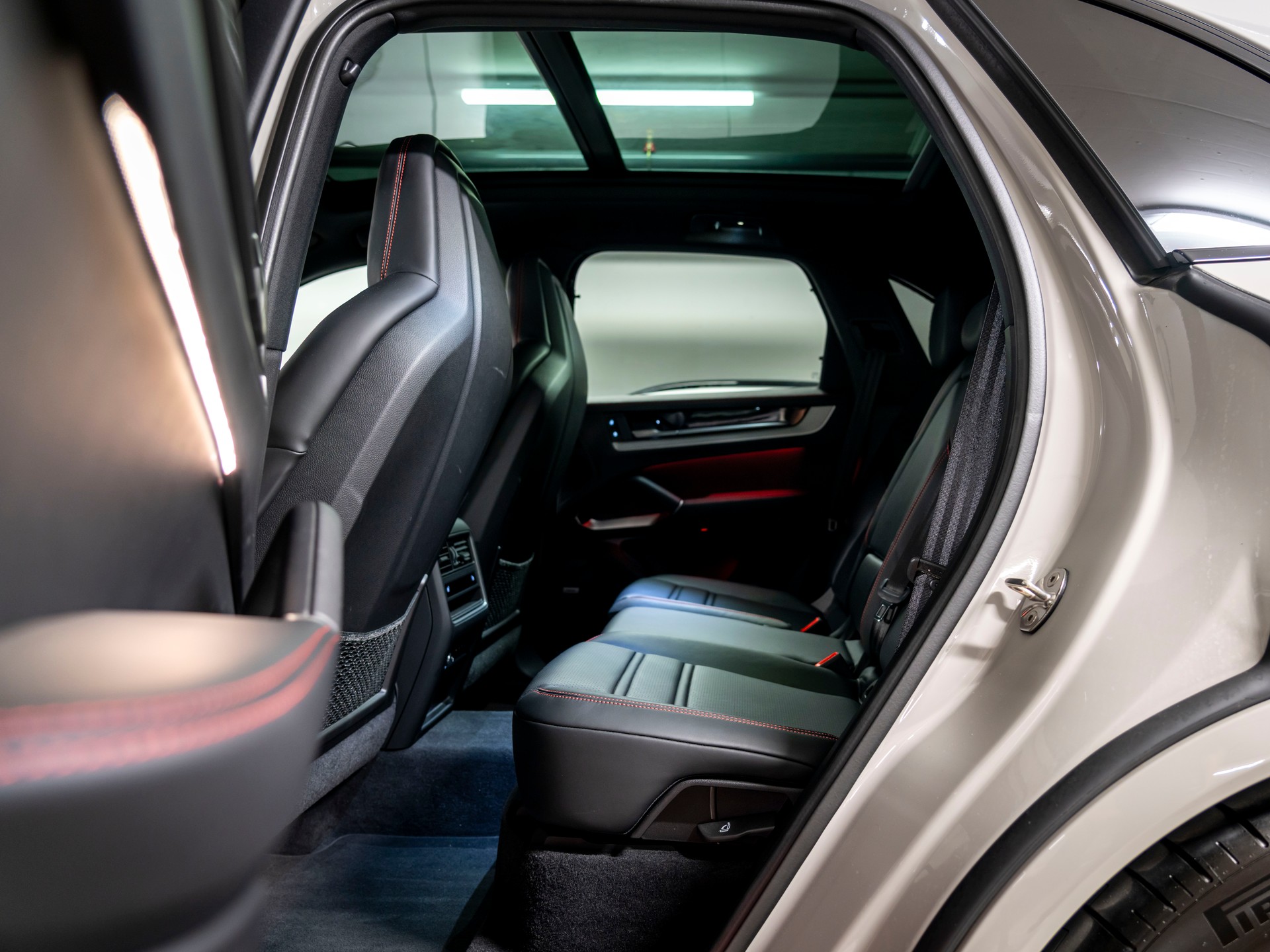 PORSCHE Cayenne S Tiptronic-image-17