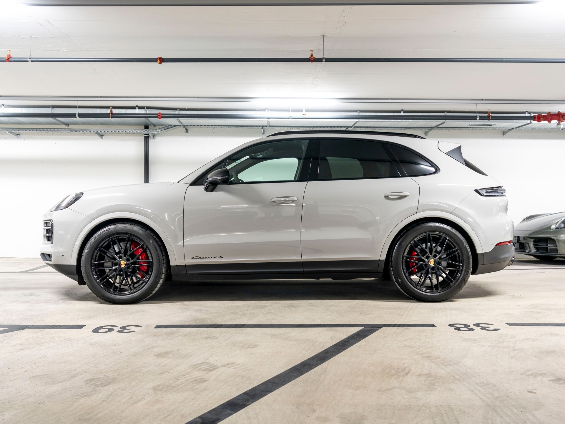 PORSCHE Cayenne S Tiptronic-showroom-element-1