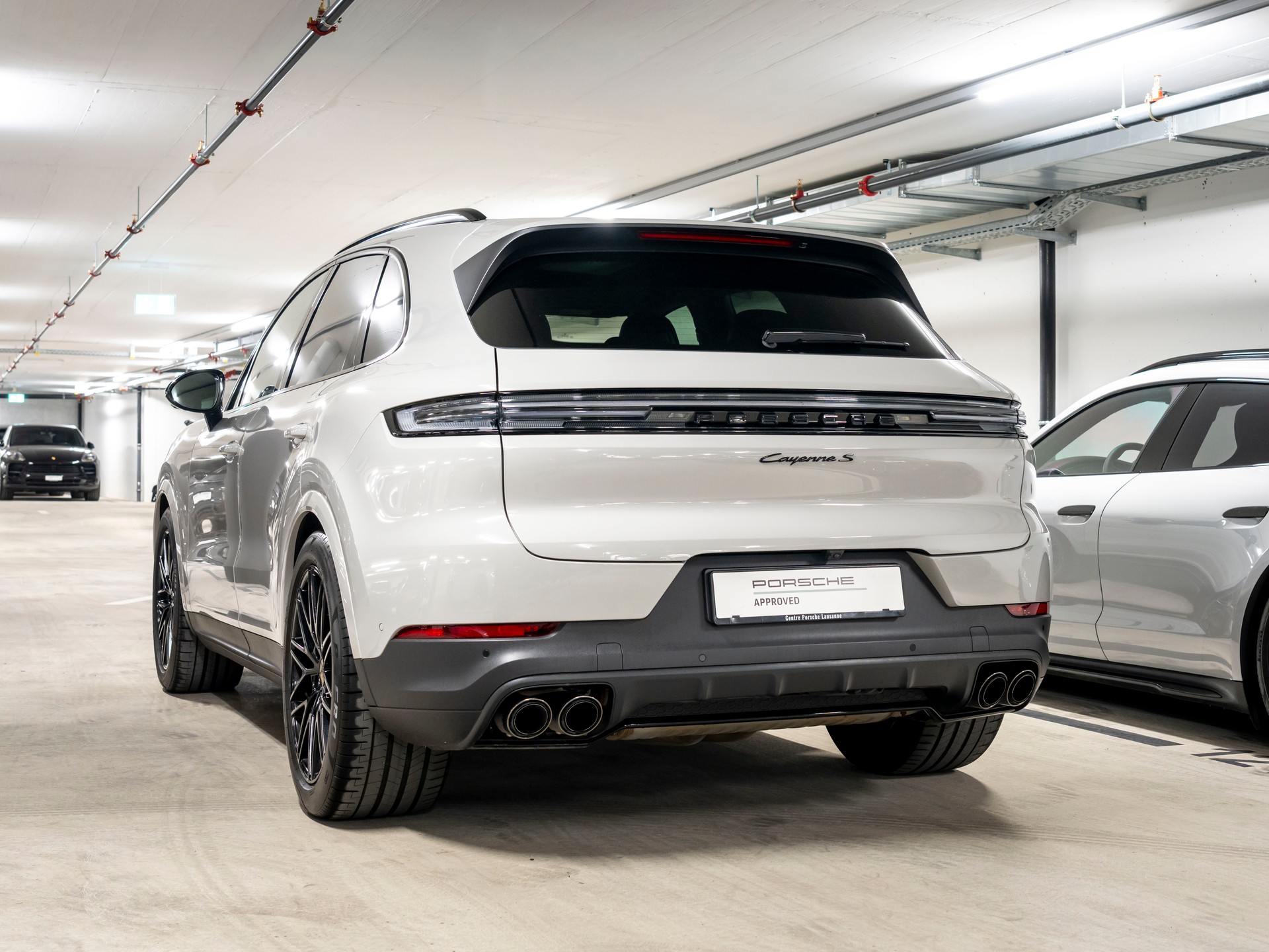 PORSCHE Cayenne S Tiptronic-showroom-element-2