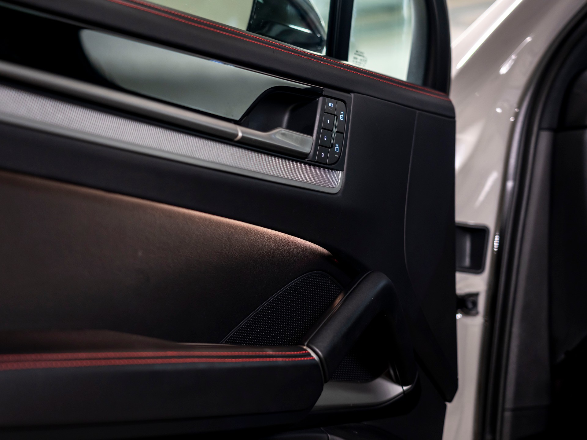 PORSCHE Cayenne S Tiptronic-image-20