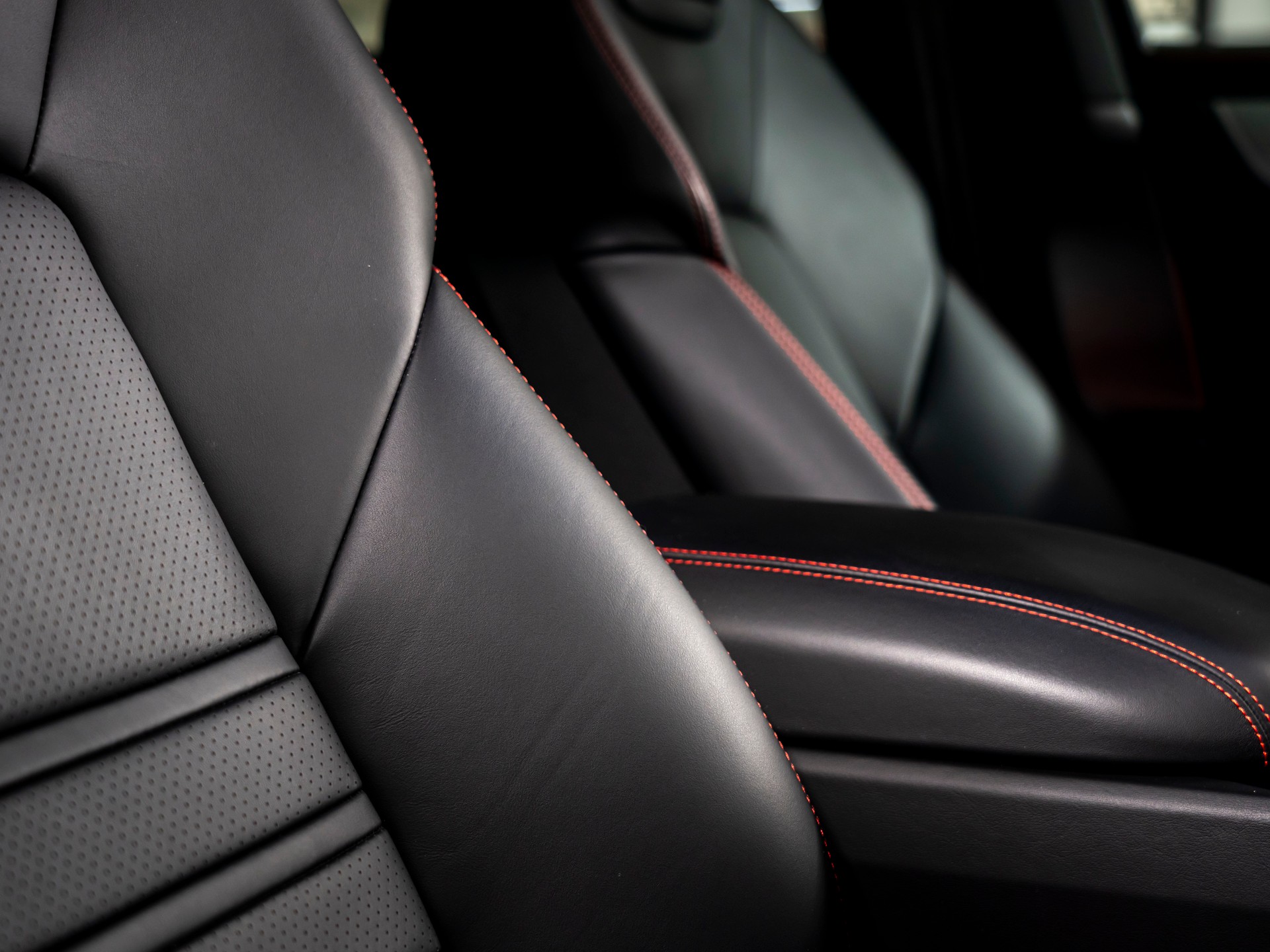 PORSCHE Cayenne S Tiptronic-image-25