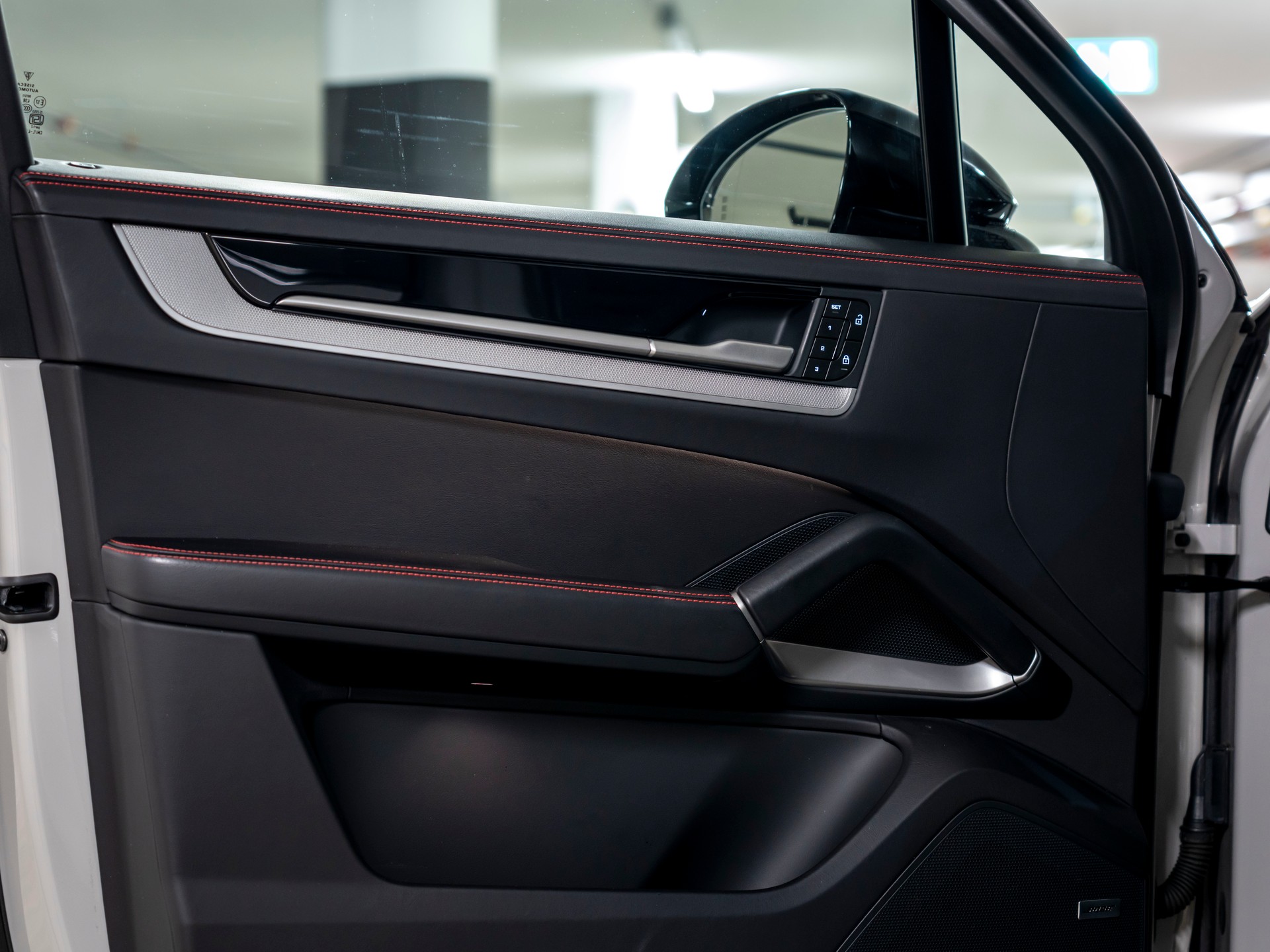 PORSCHE Cayenne S Tiptronic-image-21