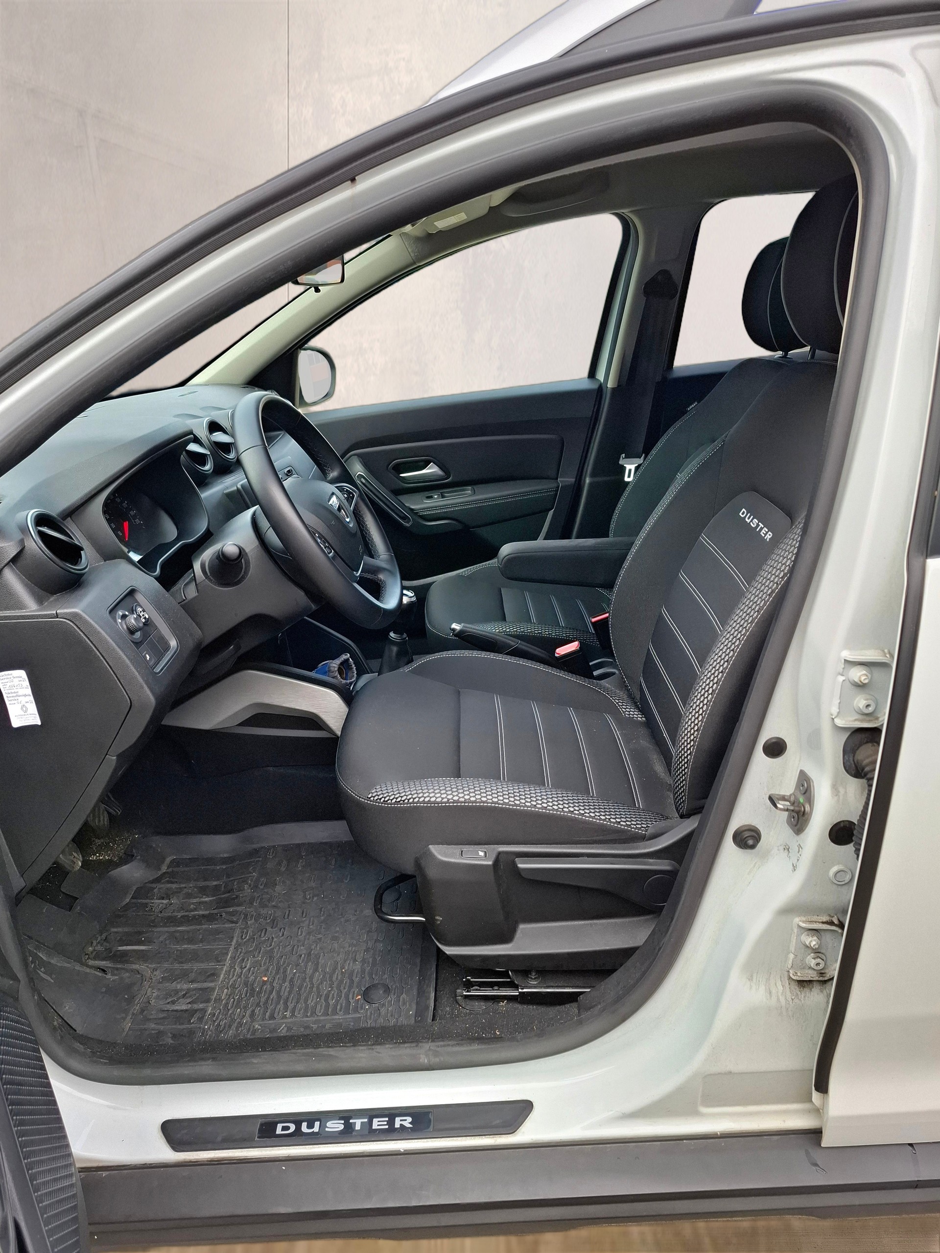 DACIA DUSTER-image-11
