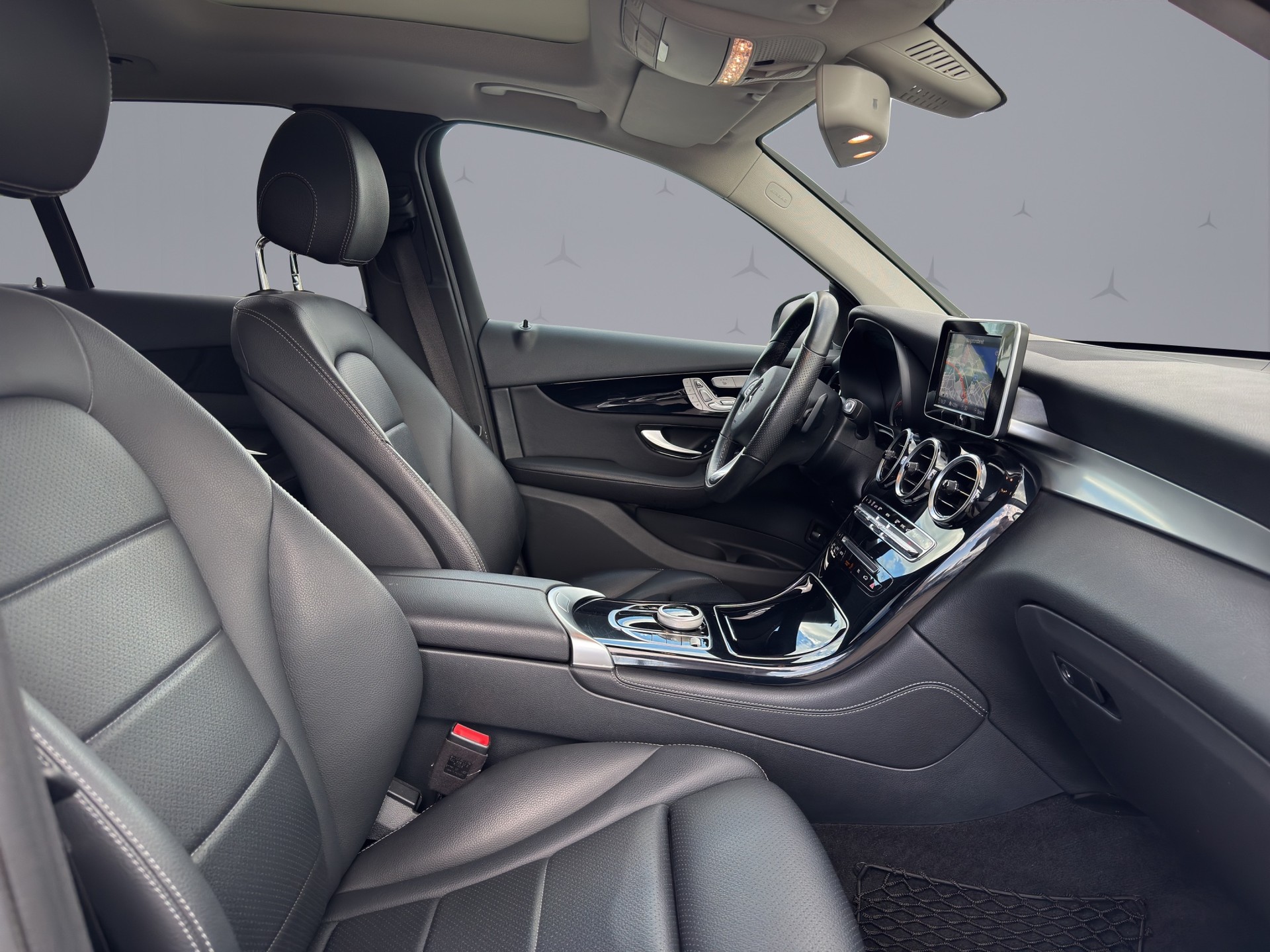 MERCEDES-BENZ GLC 250 AMG Line 4m-image-16