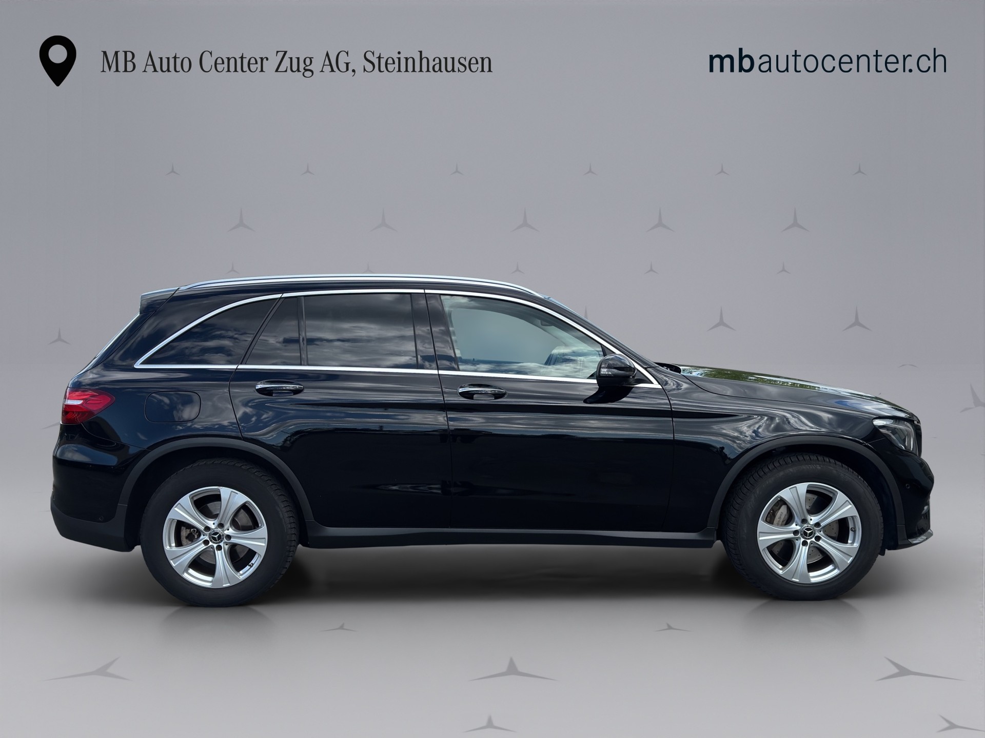 MERCEDES-BENZ GLC 250 AMG Line 4m-image-6