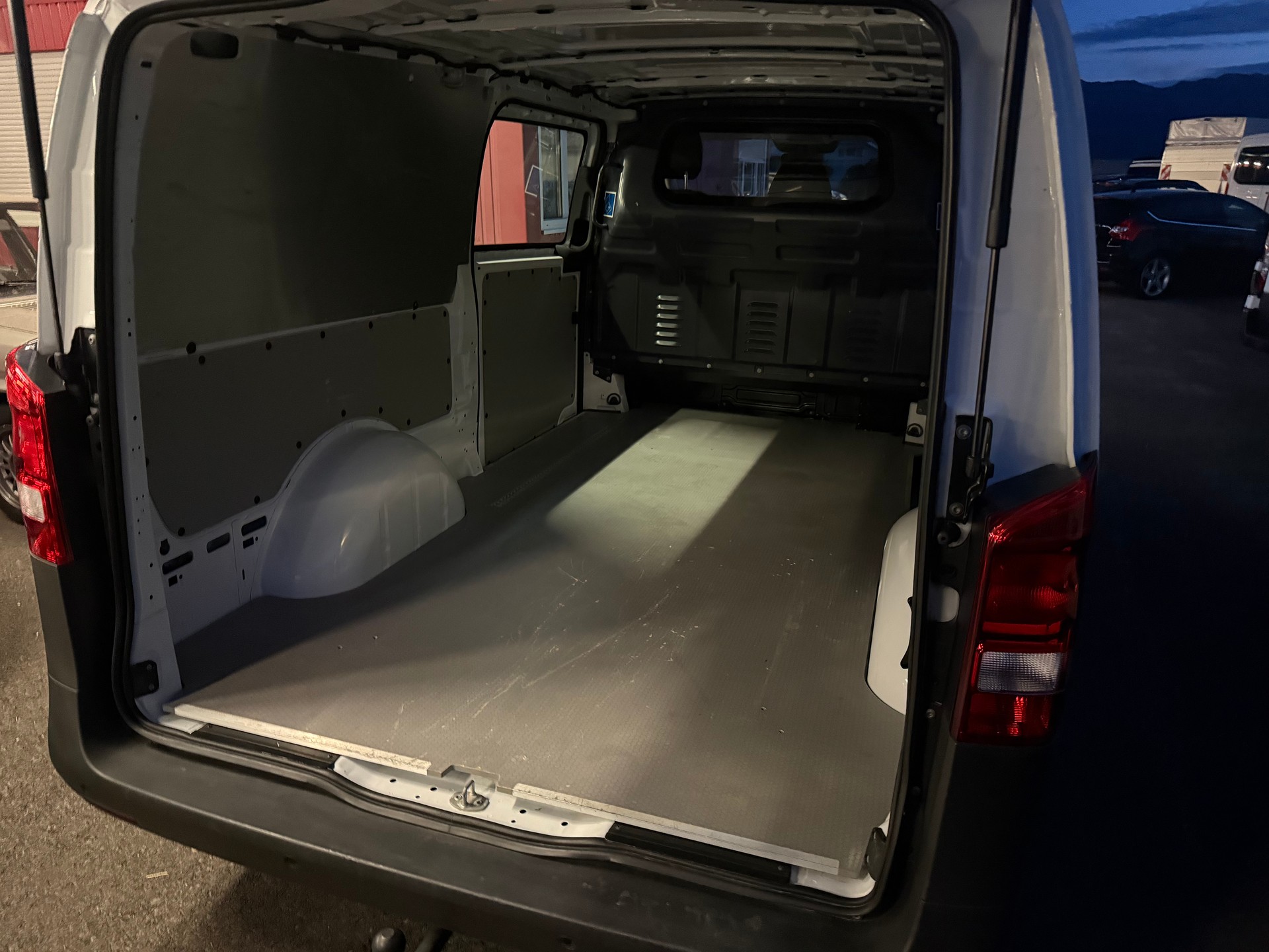MERCEDES-BENZ Vito 114 CDI Extralang 9G-Tronic 4M Base-image-9