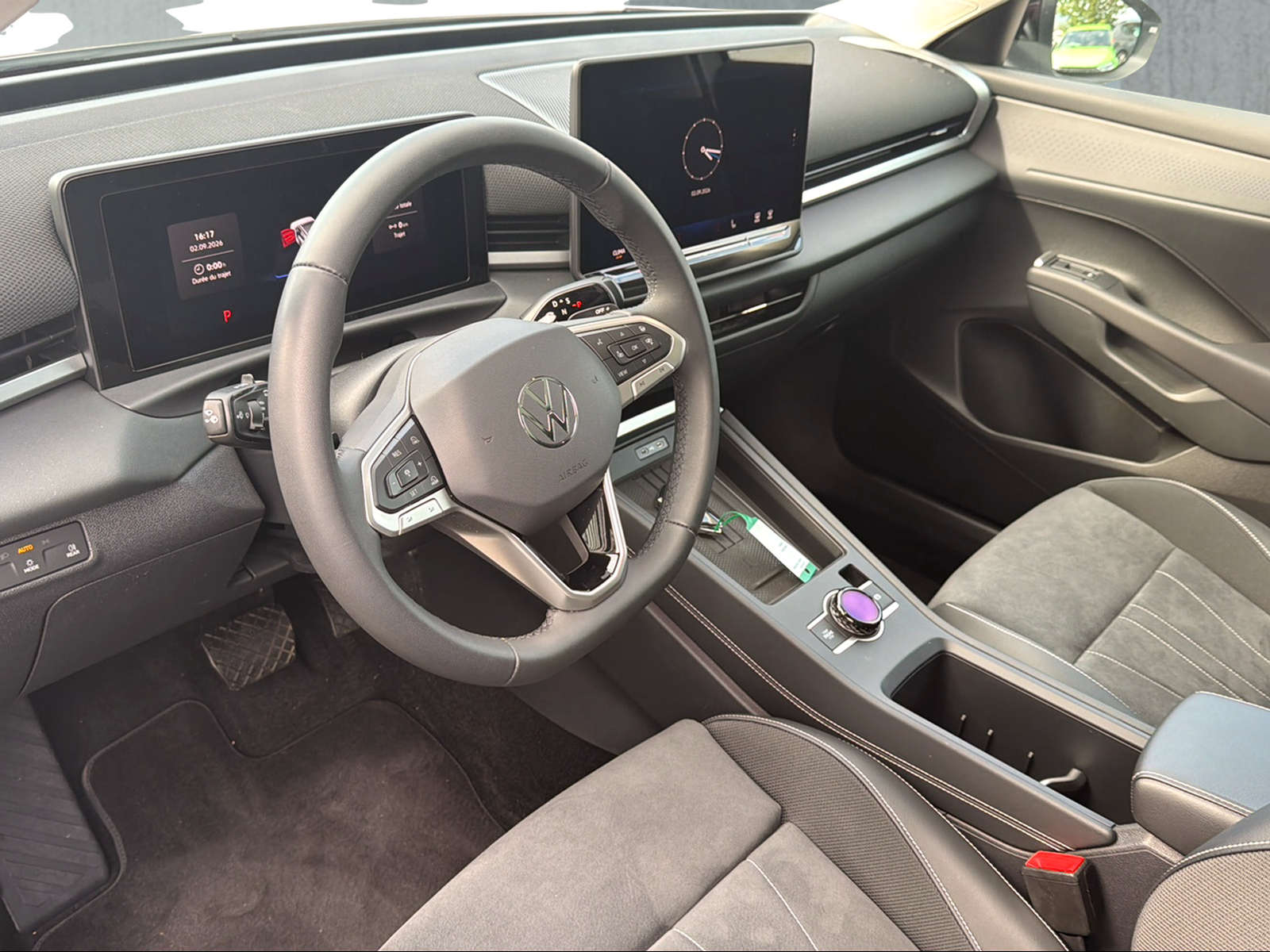 VW T-Roc 1.5 eTSI mHEV Style DSG-image-2