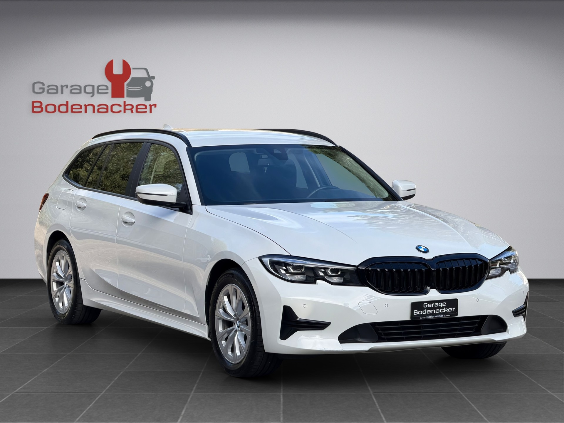 BMW 320d xDrive 48V Touring Steptronic * Diesel *-image-6