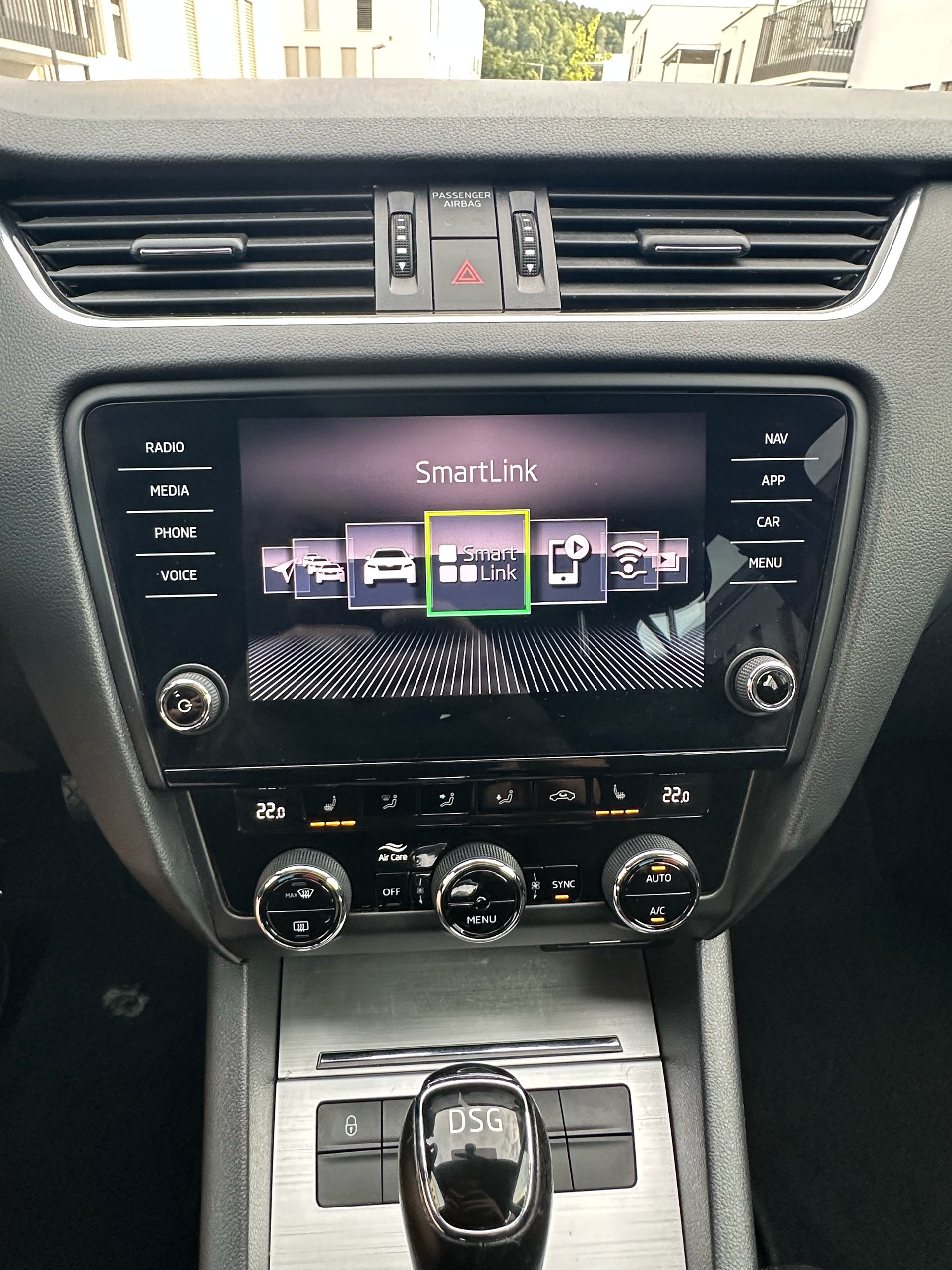 SKODA Octavia Combi 1.6 TDI Ambition DSG-image-18
