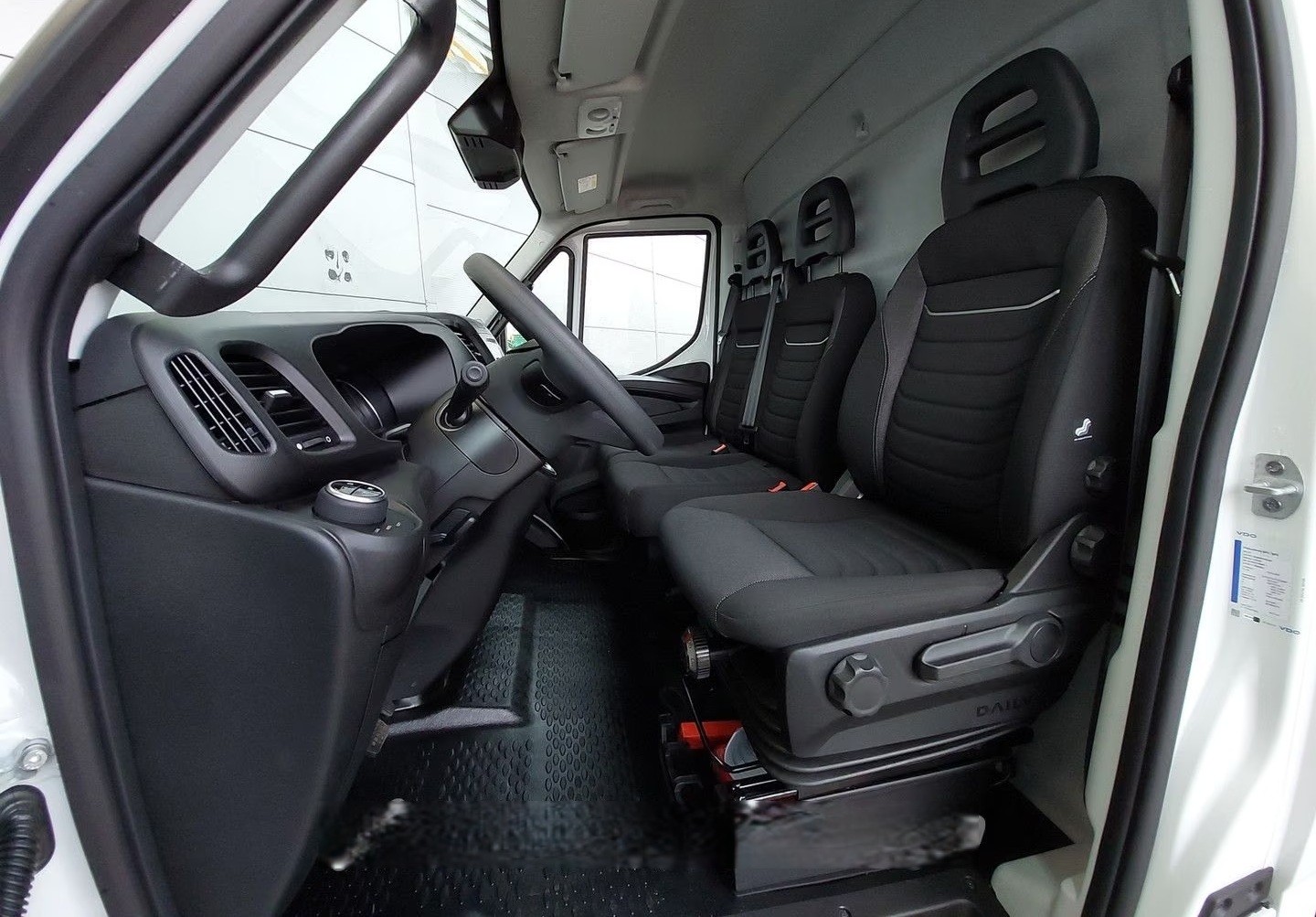 IVECO 70 C 18H A8 Kofferumbau-image-11