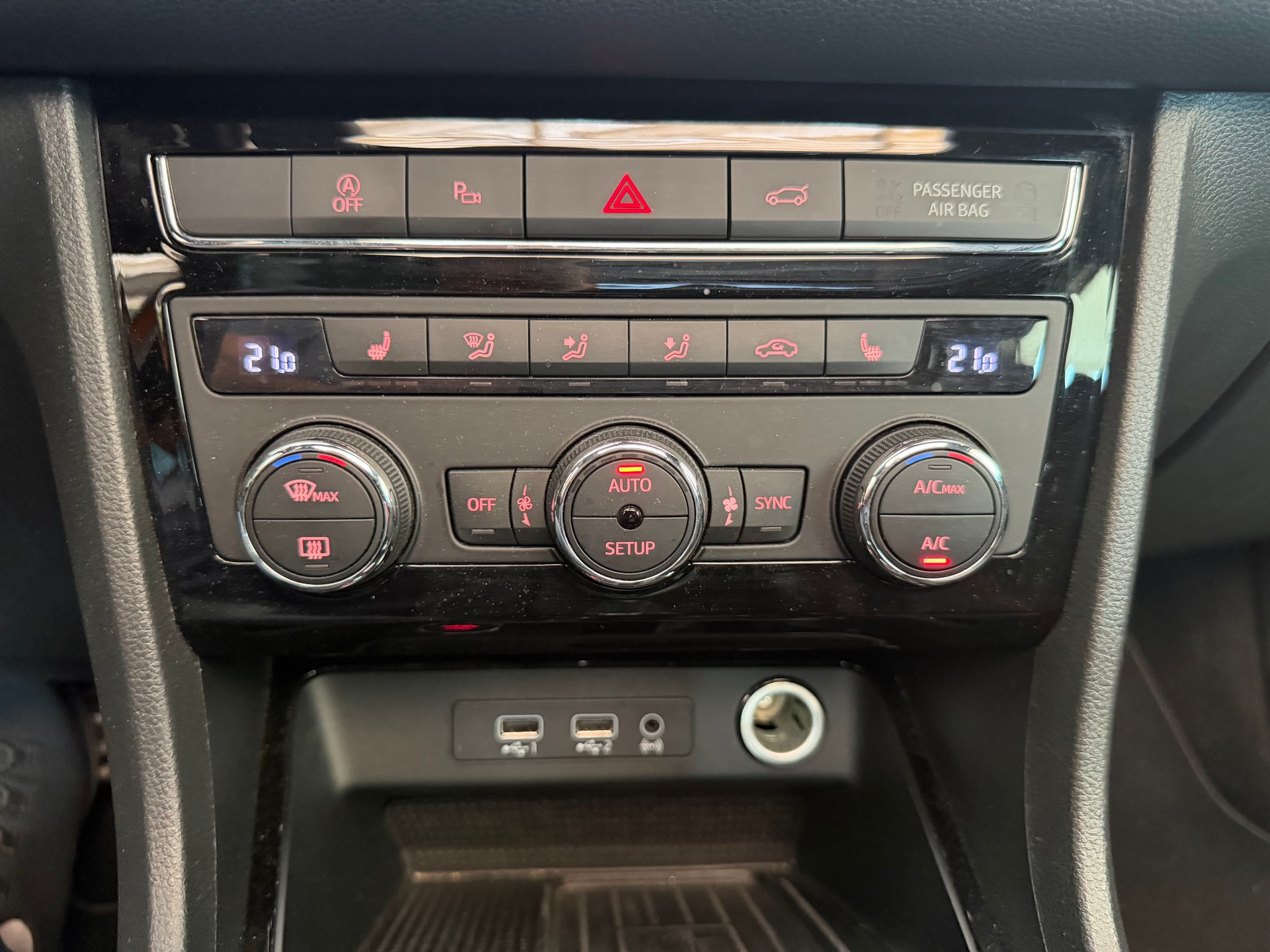 SEAT Ateca 2.0 TSI FR 4Drive DSG-image-15