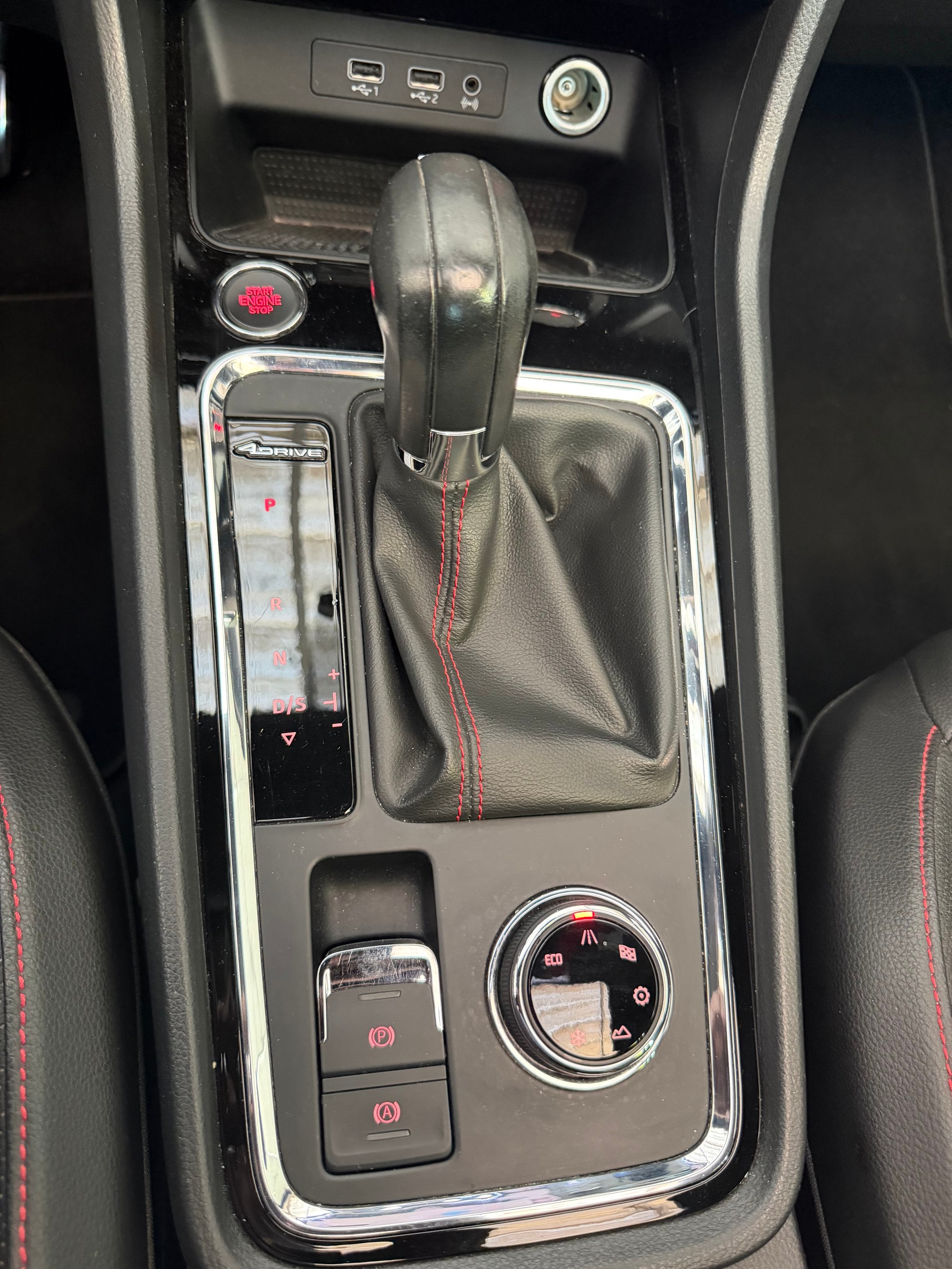 SEAT Ateca 2.0 TSI FR 4Drive DSG-image-14