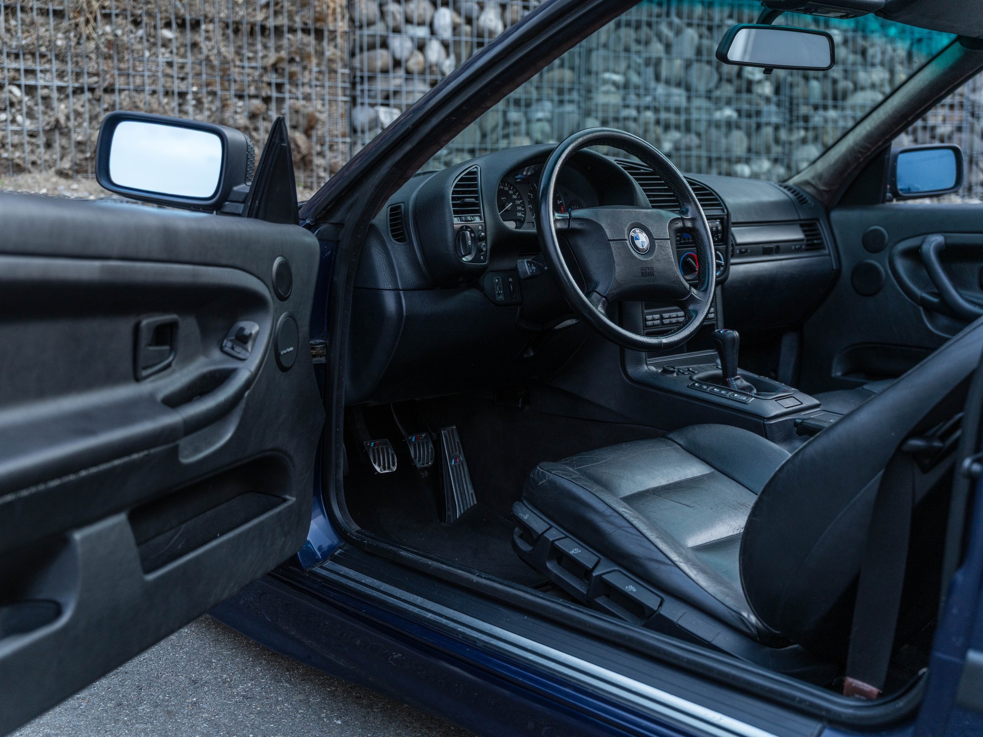 BMW 328i Cabrio M-Paket-image-23
