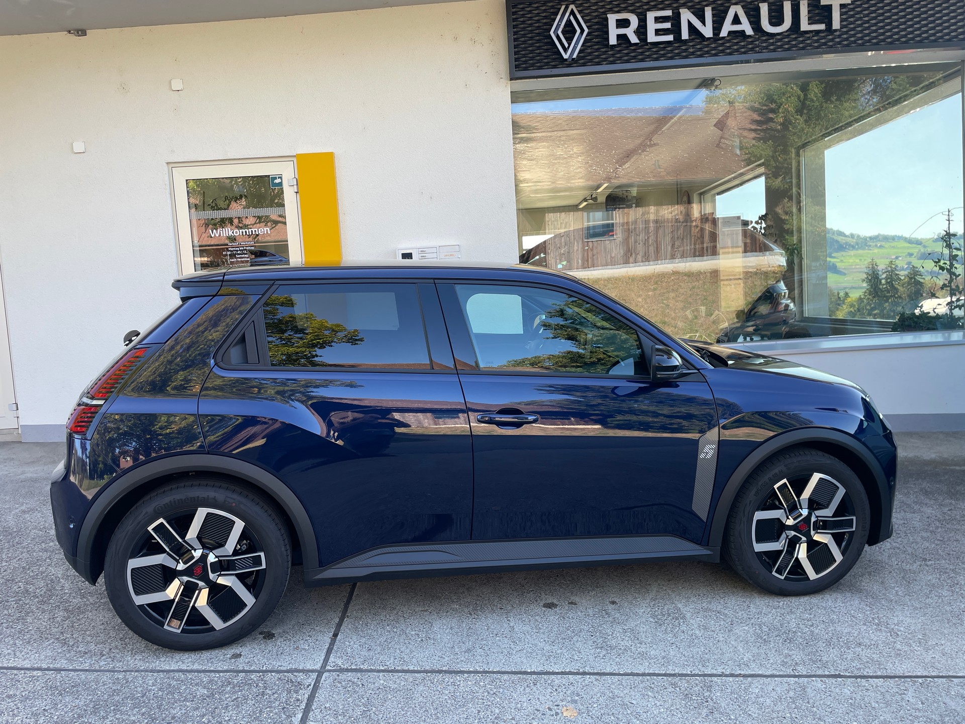 RENAULT R5 E-Tech Comfort Range 52 kWh Techno-image-2