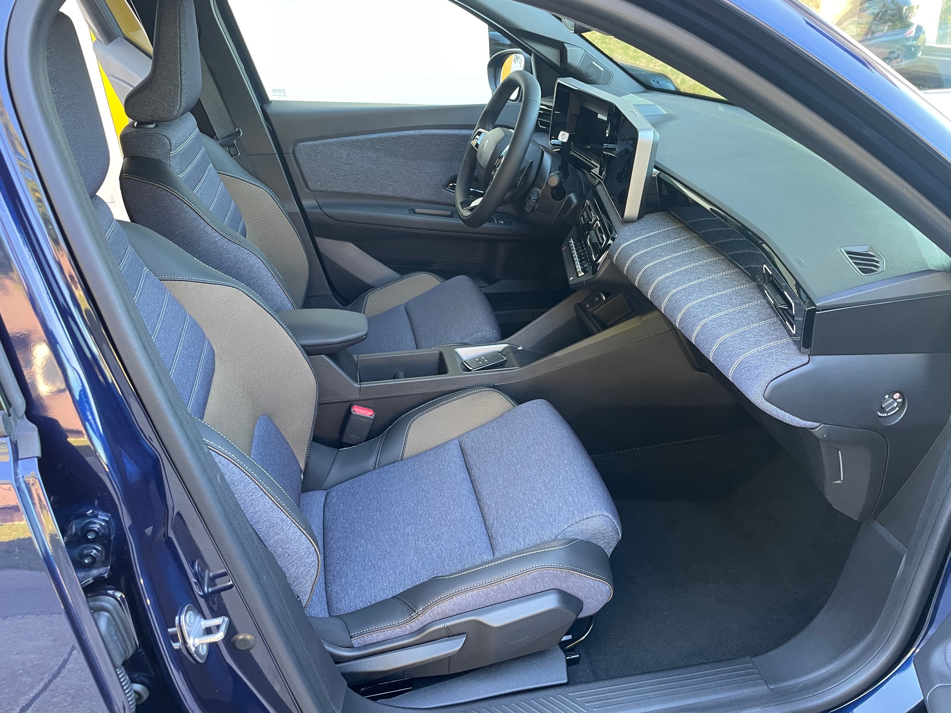 RENAULT R5 E-Tech Comfort Range 52 kWh Techno-image-14