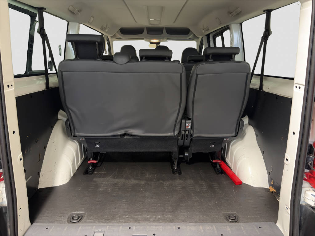 PEUGEOT Expert Tepee L1 2.0 HDI 136 PS Confort 9P-image-14