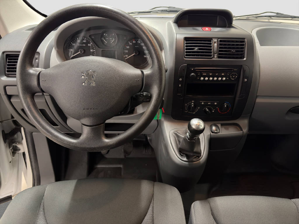 PEUGEOT Expert Tepee L1 2.0 HDI 136 PS Confort 9P-image-12