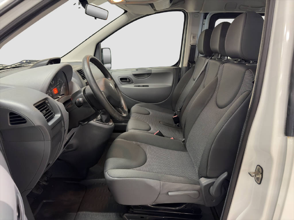 PEUGEOT Expert Tepee L1 2.0 HDI 136 PS Confort 9P-image-5