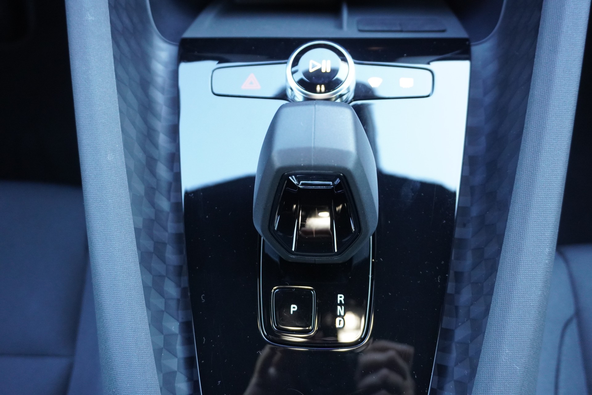 POLESTAR Polestar 2 Long Range Single Plus Pack 82kWh-image-15