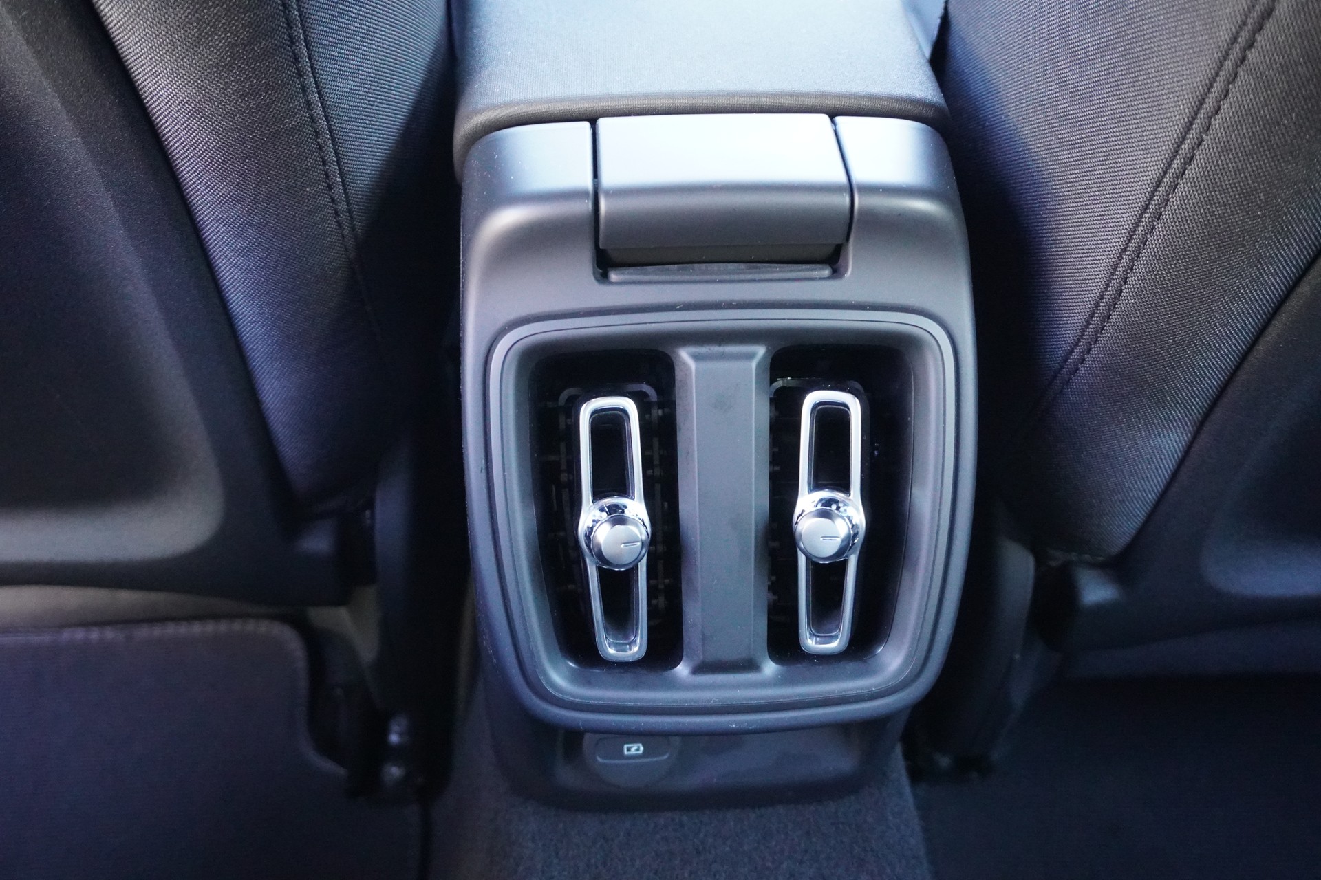 POLESTAR Polestar 2 Long Range Single Plus Pack 82kWh-image-14