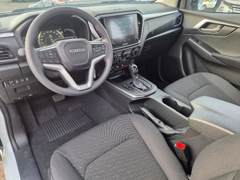 ISUZU D-MAX 2.2 SpaceCab Evolution 4x4 AT-image-7