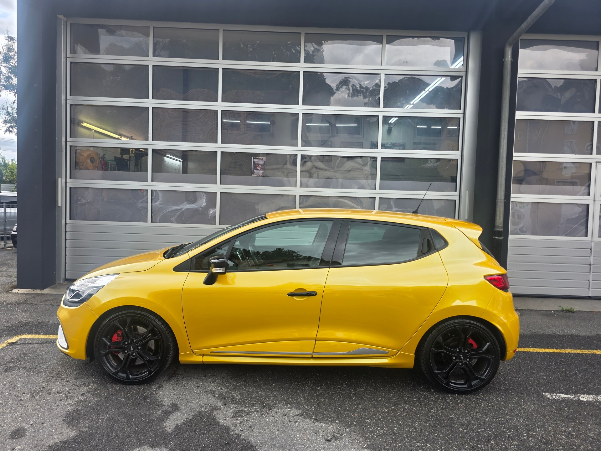 RENAULT Clio 1.6 T RS 200 EDC-image-2
