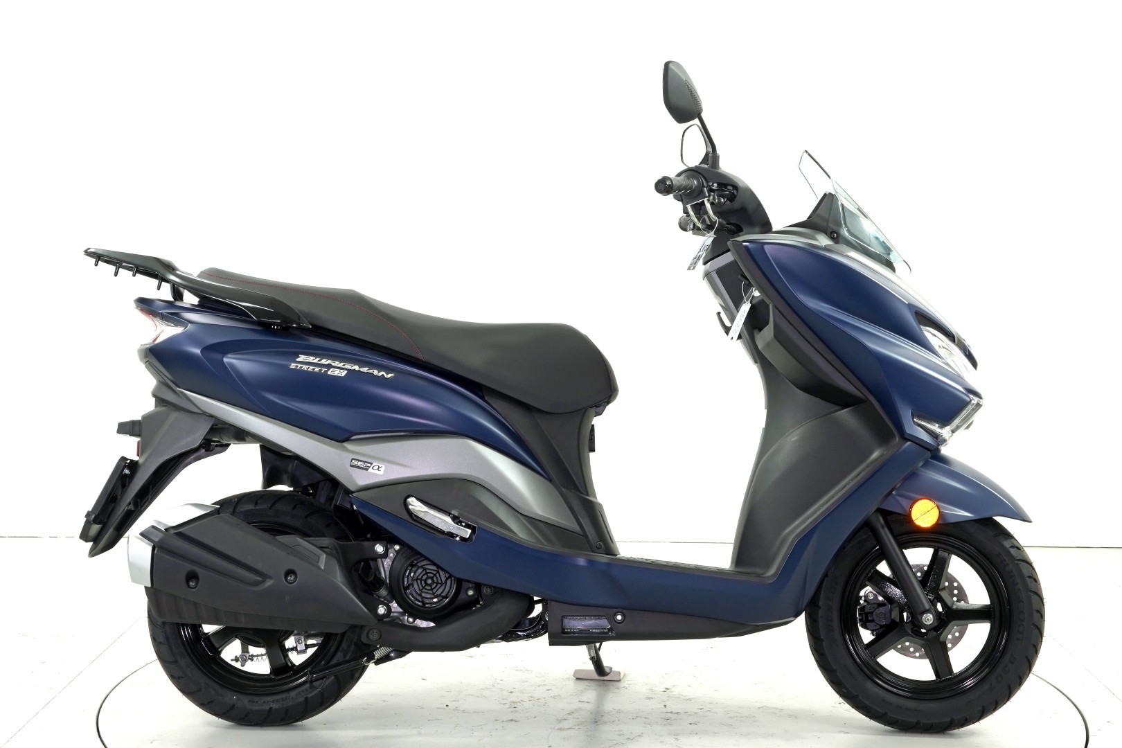 SUZUKI Burgmann Street 125 ABS-showroom-element-3